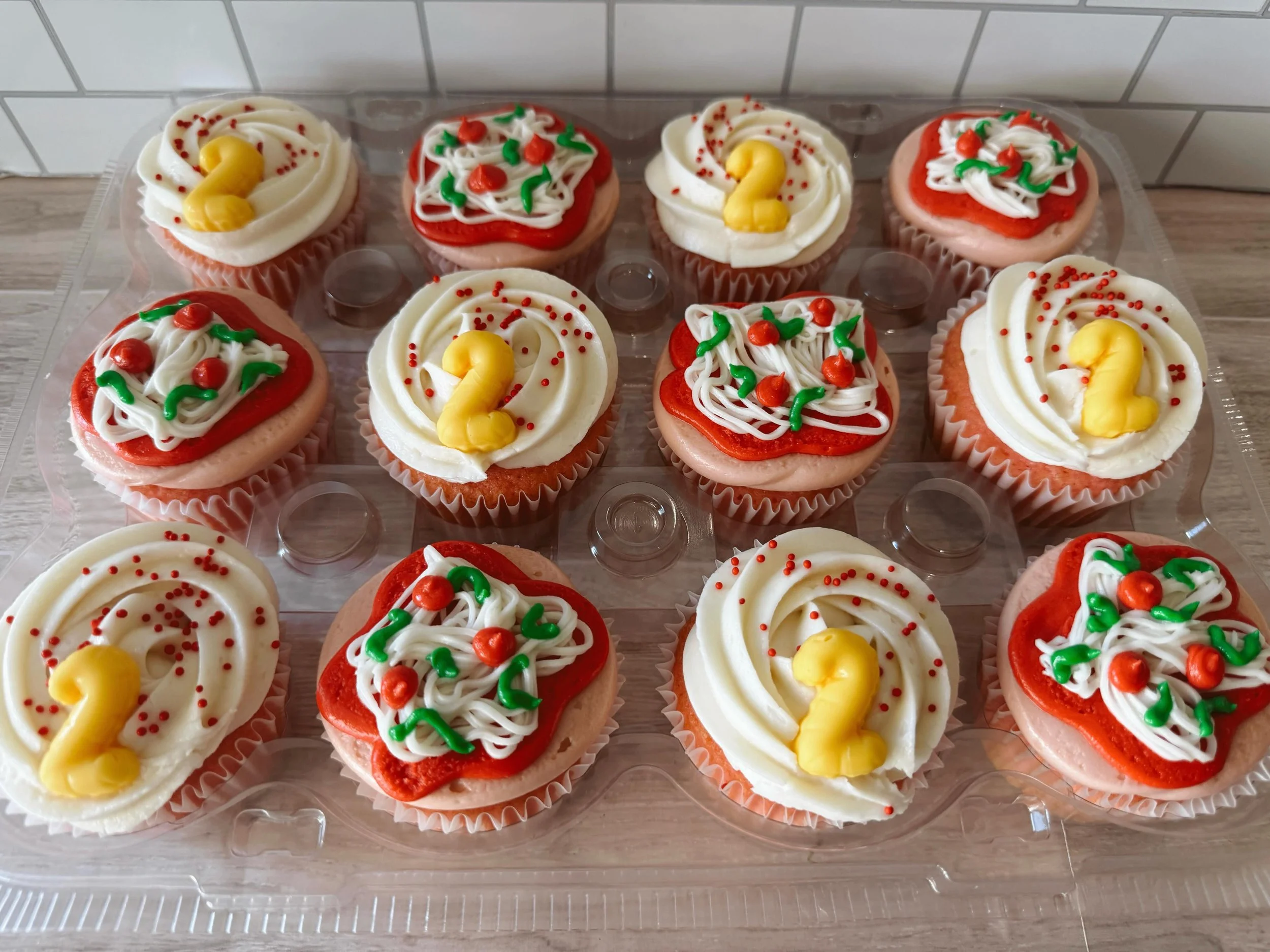 🍕 Two fast favorites in one sweet little treat! These pizza-inspired cupcakes were made for a special 2nd birthday and are almost too cute to eat. ❤️✨

Whether it&rsquo;s pizza, princesses, or anything in between, we love bringing your party themes 