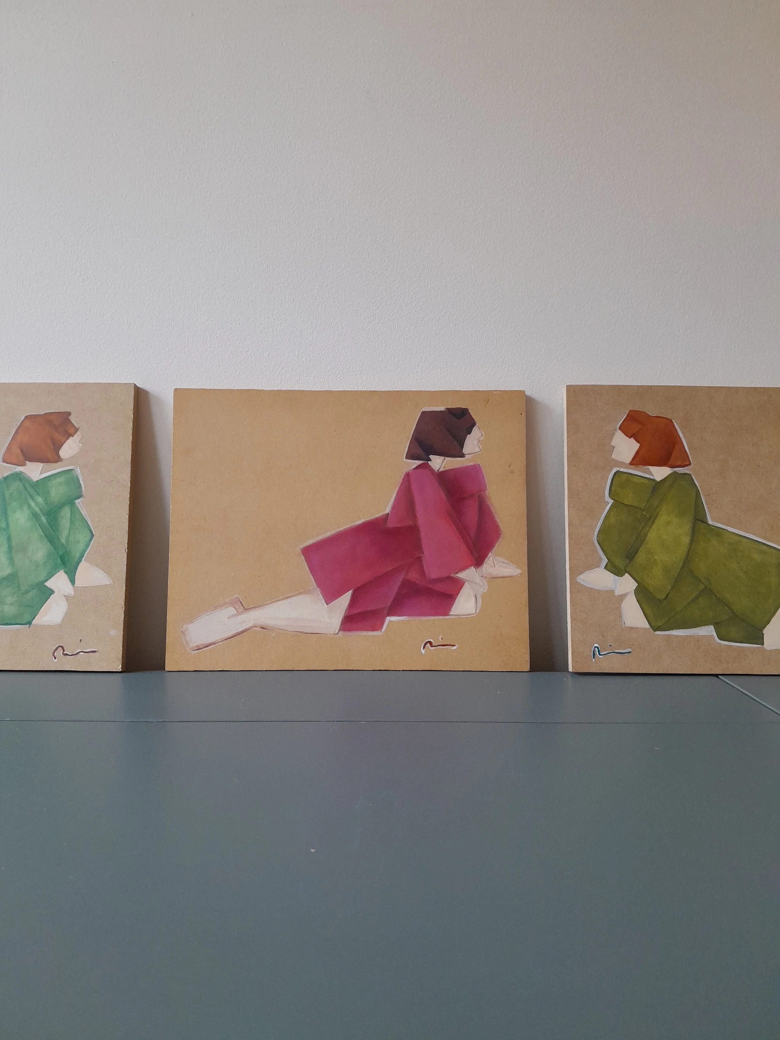 Origami Kneeling in Rose