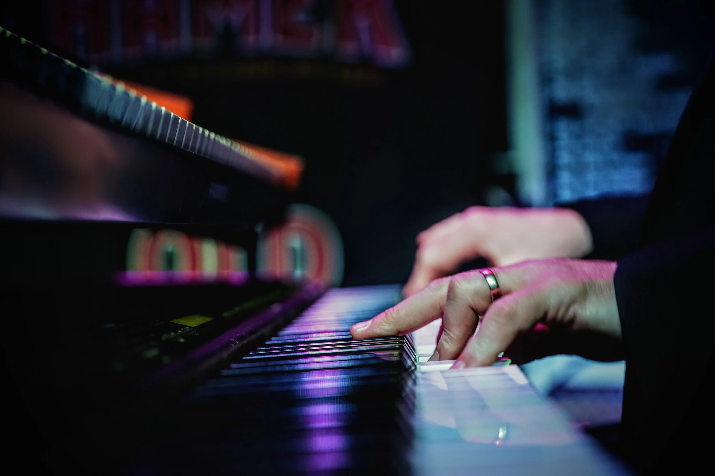 Highlights from live blues organ under the glowing lights of the world-famous Slippery Noodle in Indianapolis.