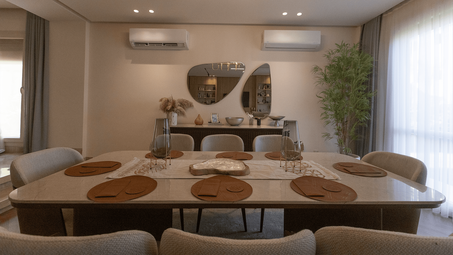 Le Prestige Dining Set - Valero Furniture