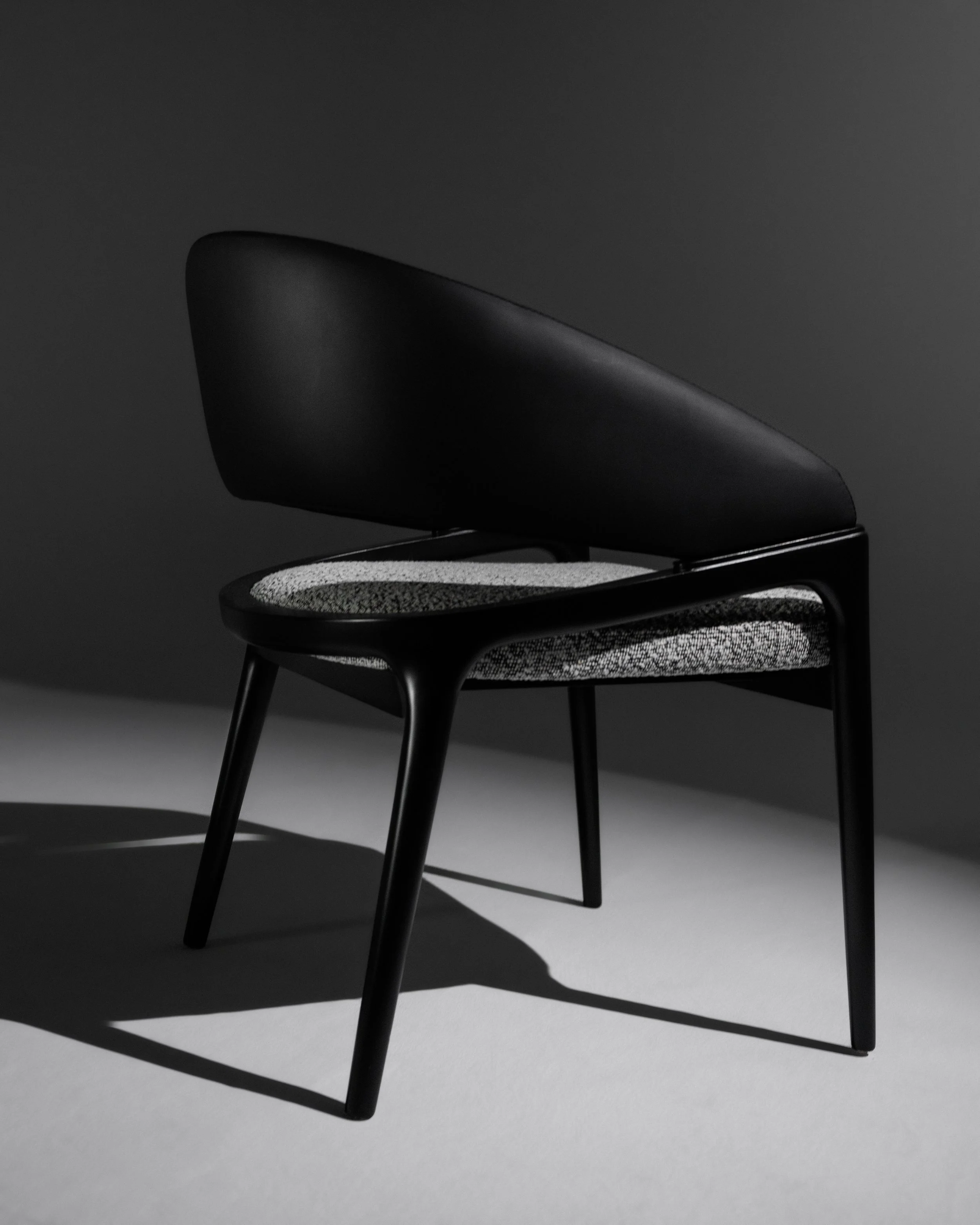 Mezzaluna Chair - Valero Furniture