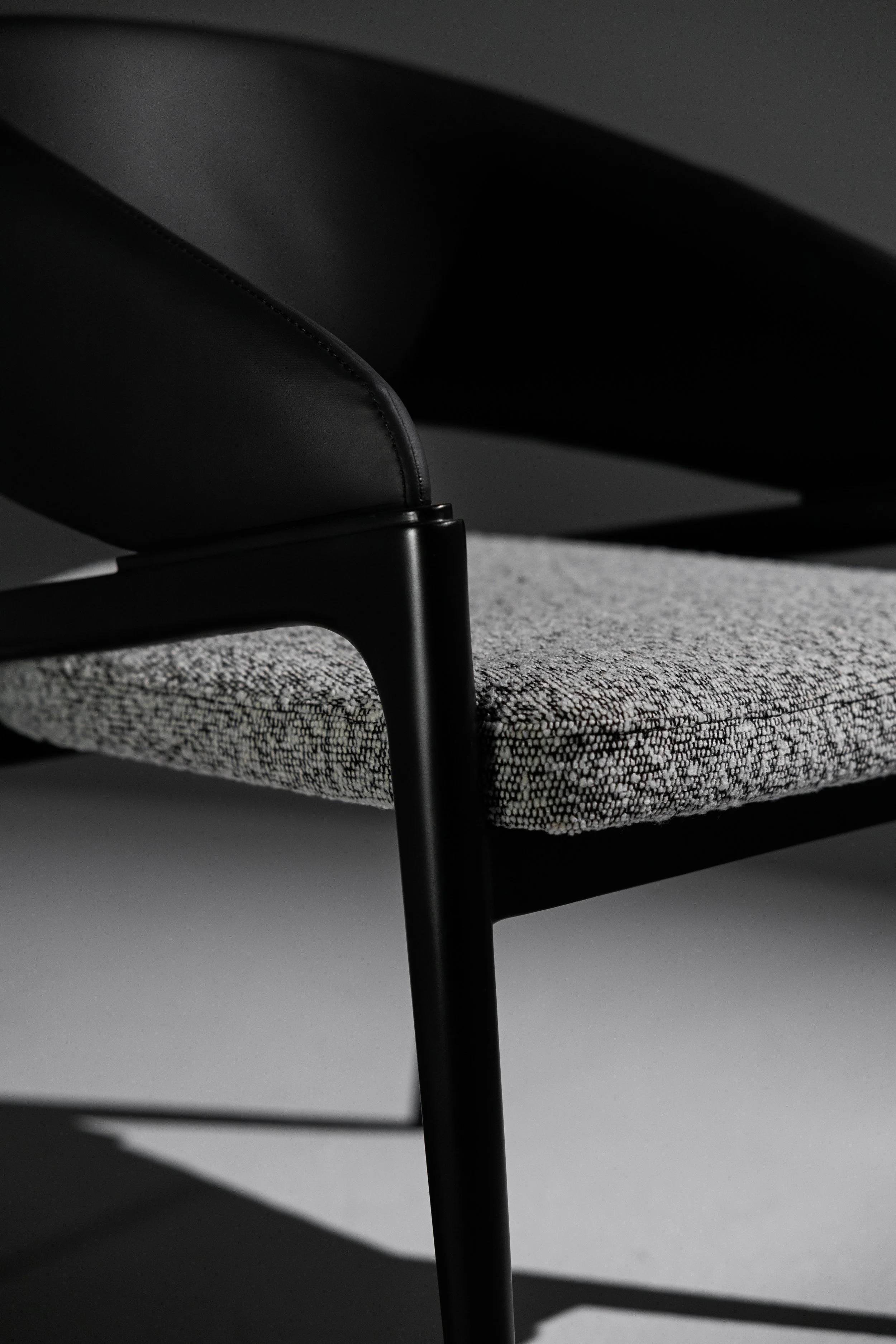 Mezzaluna Chair - Valero Furniture