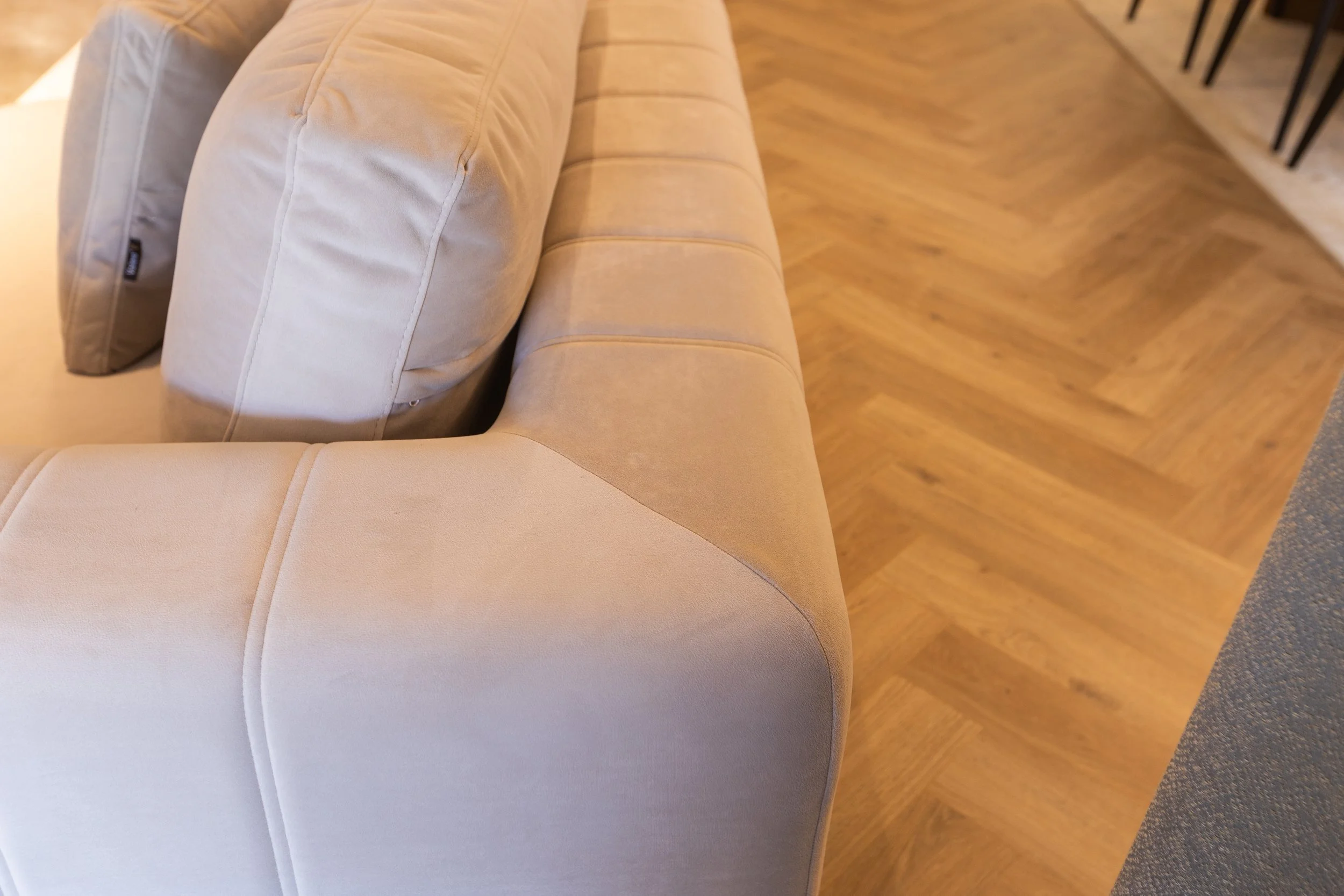 Élevé Living Set - Valero Furniture
