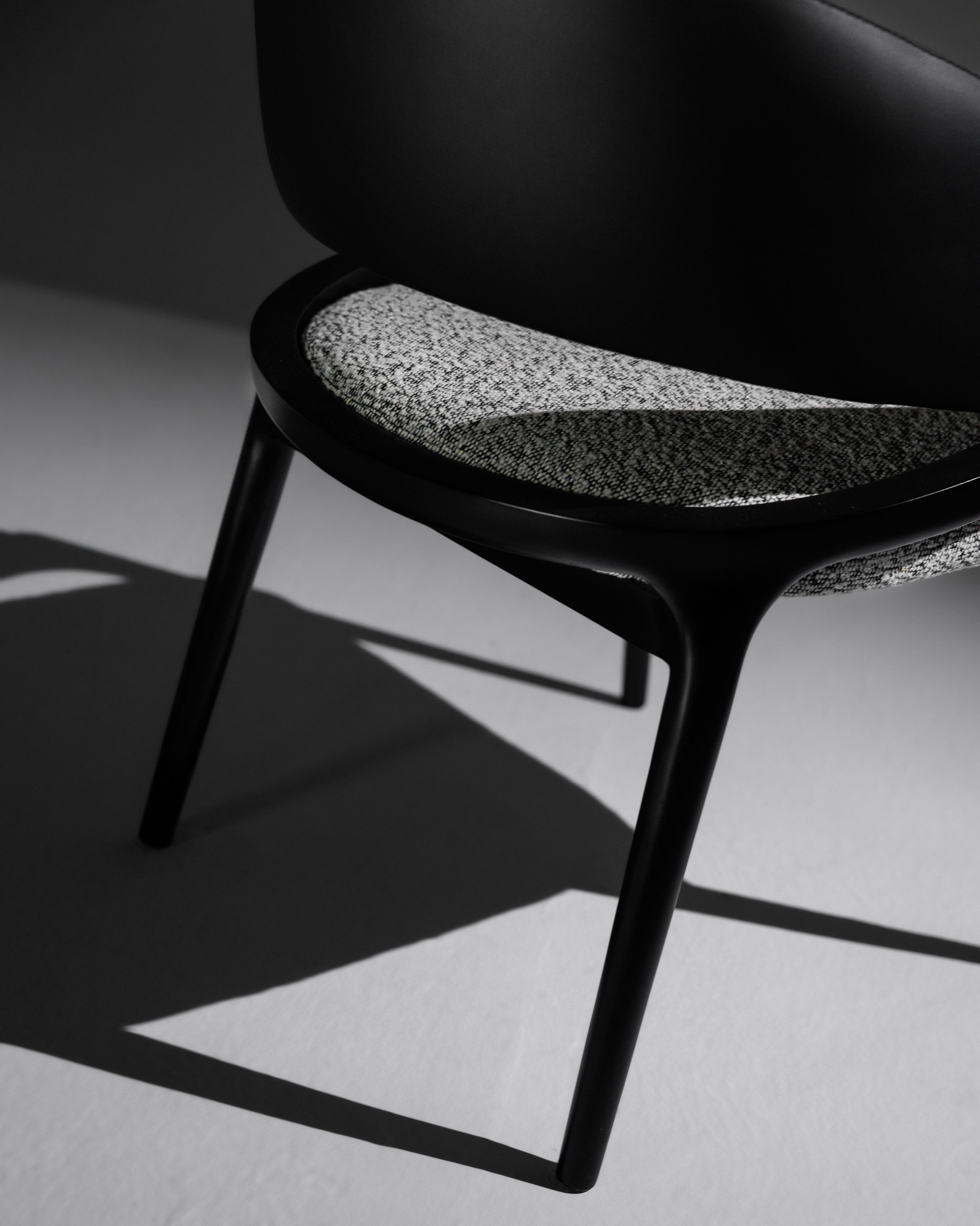 Mezzaluna Chair - Valero Furniture