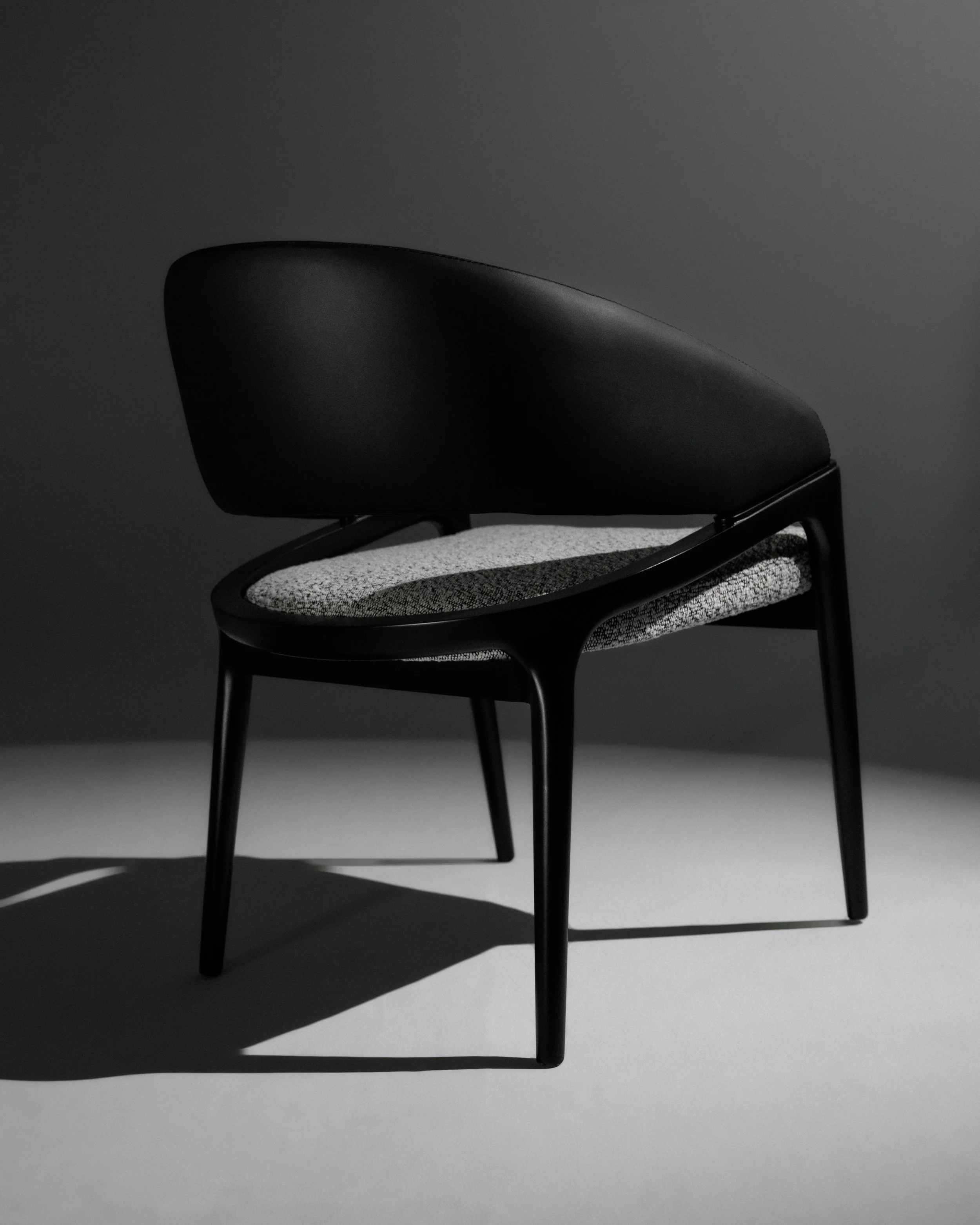 Mezzaluna Chair - Valero Furniture