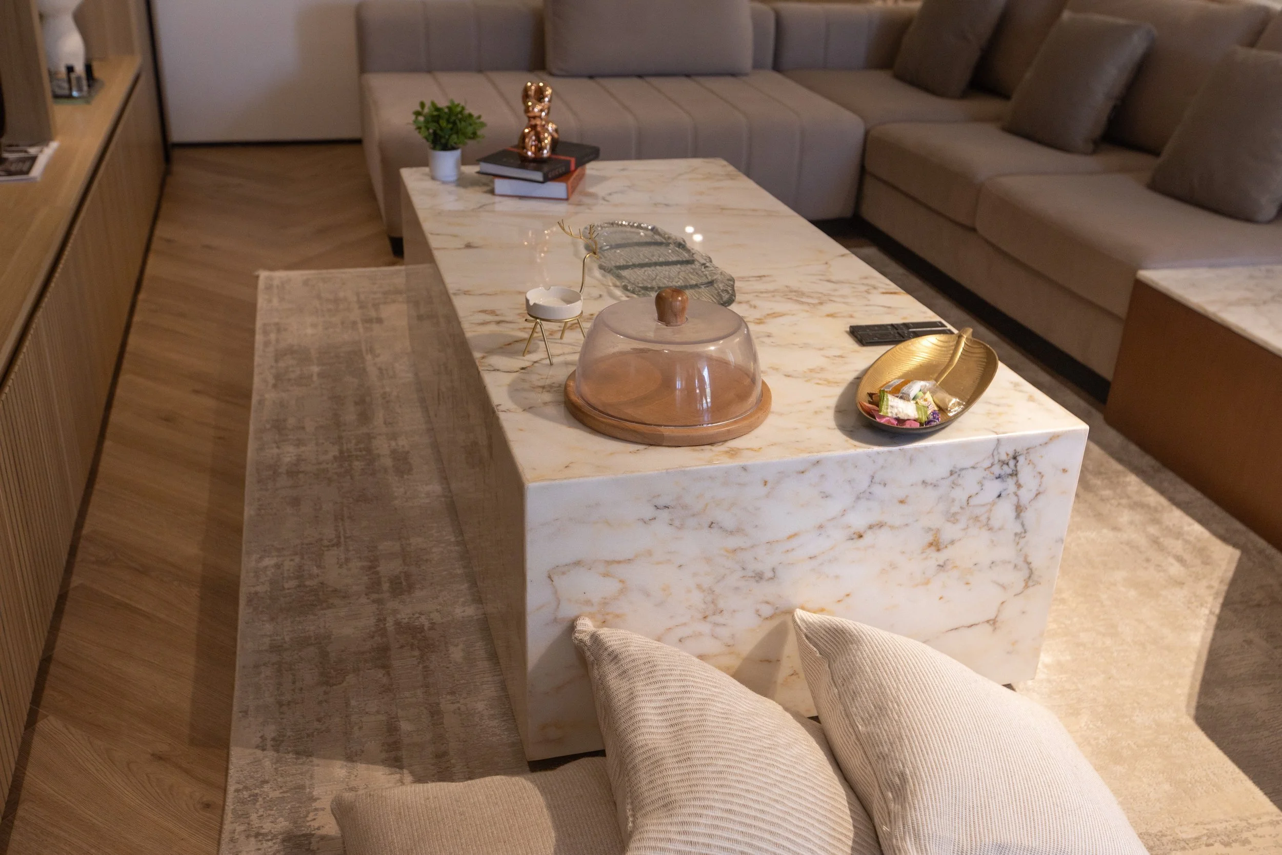 Élevé Living Set - Valero Furniture
