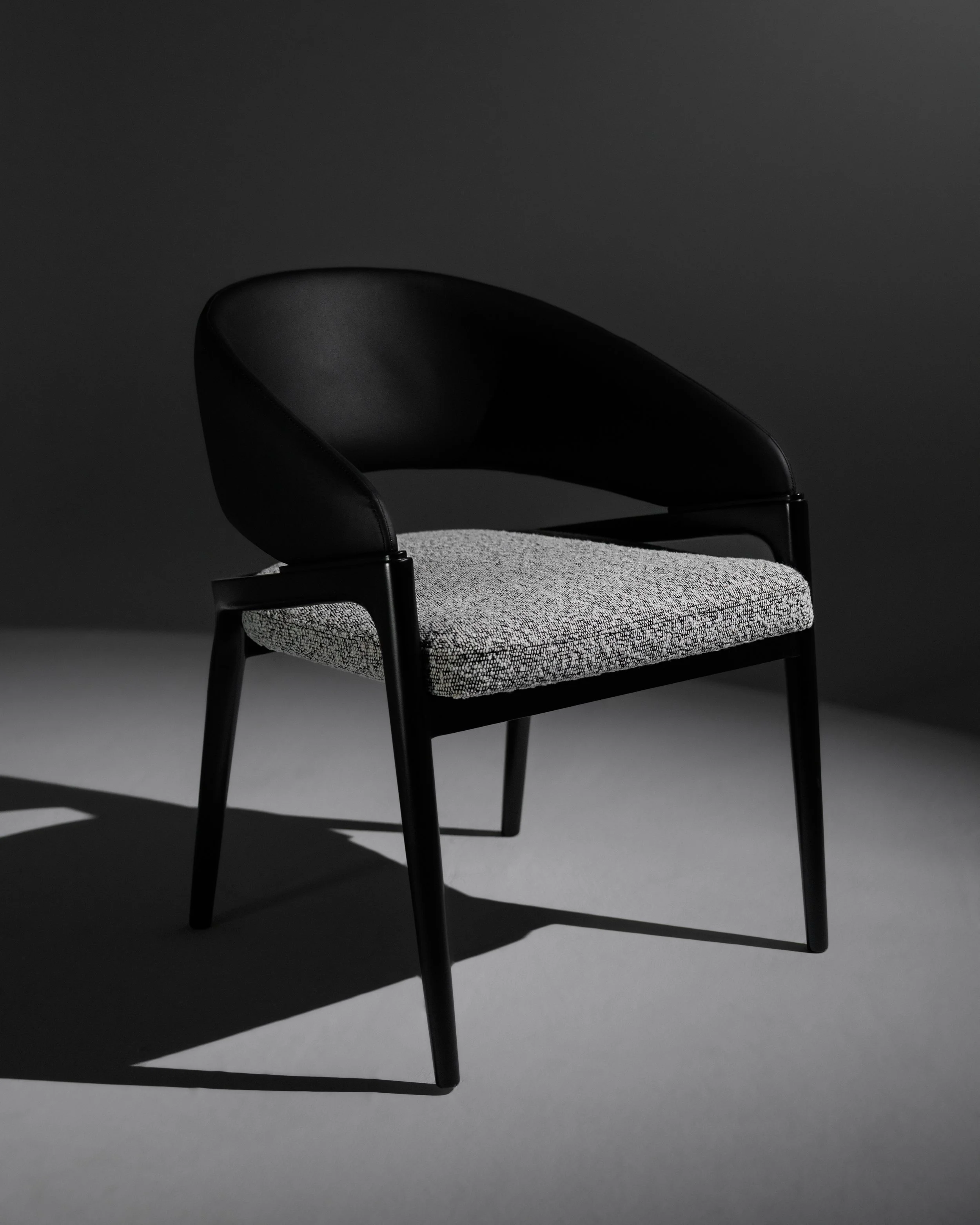 Mezzaluna Chair