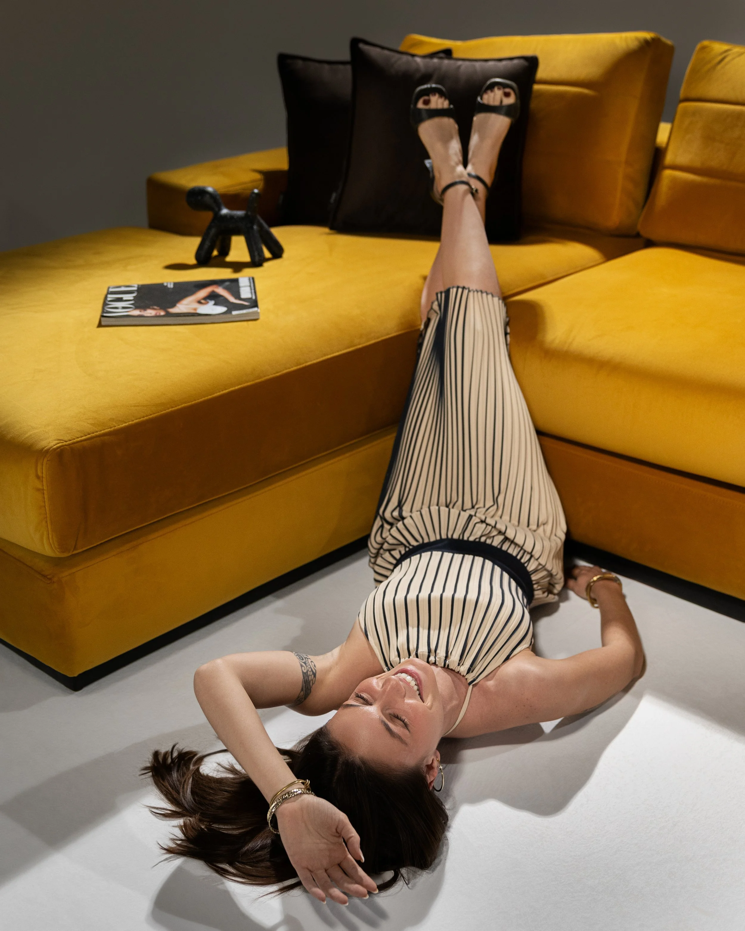 Ambra Couch - Valero Furniture