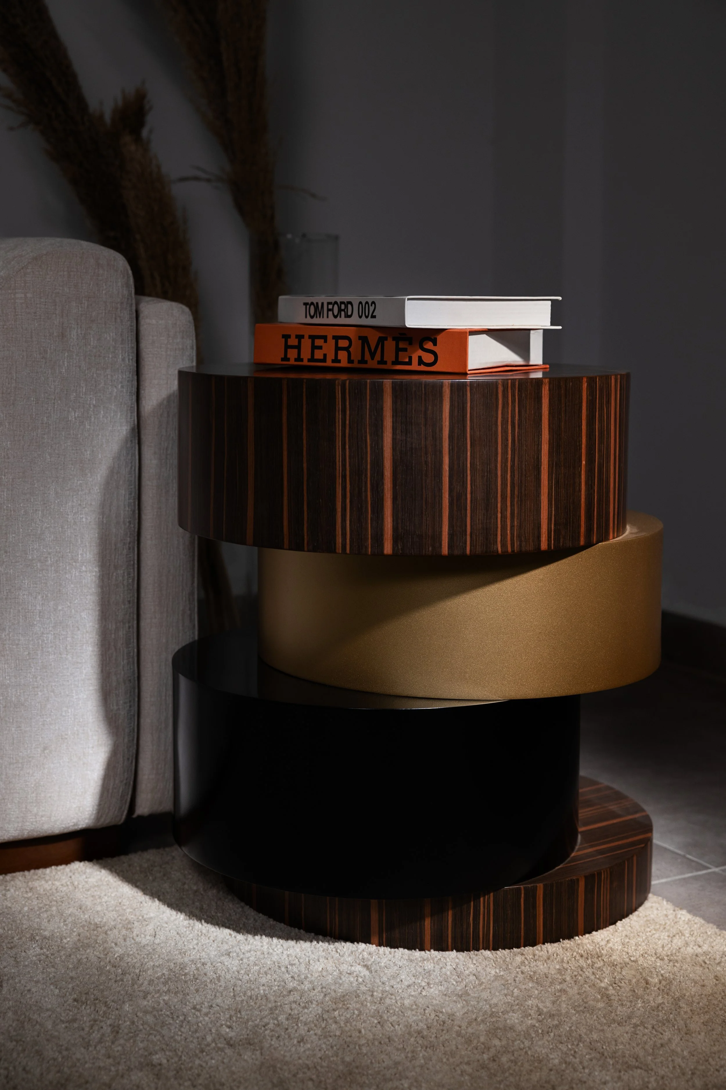 Saturno Side Table