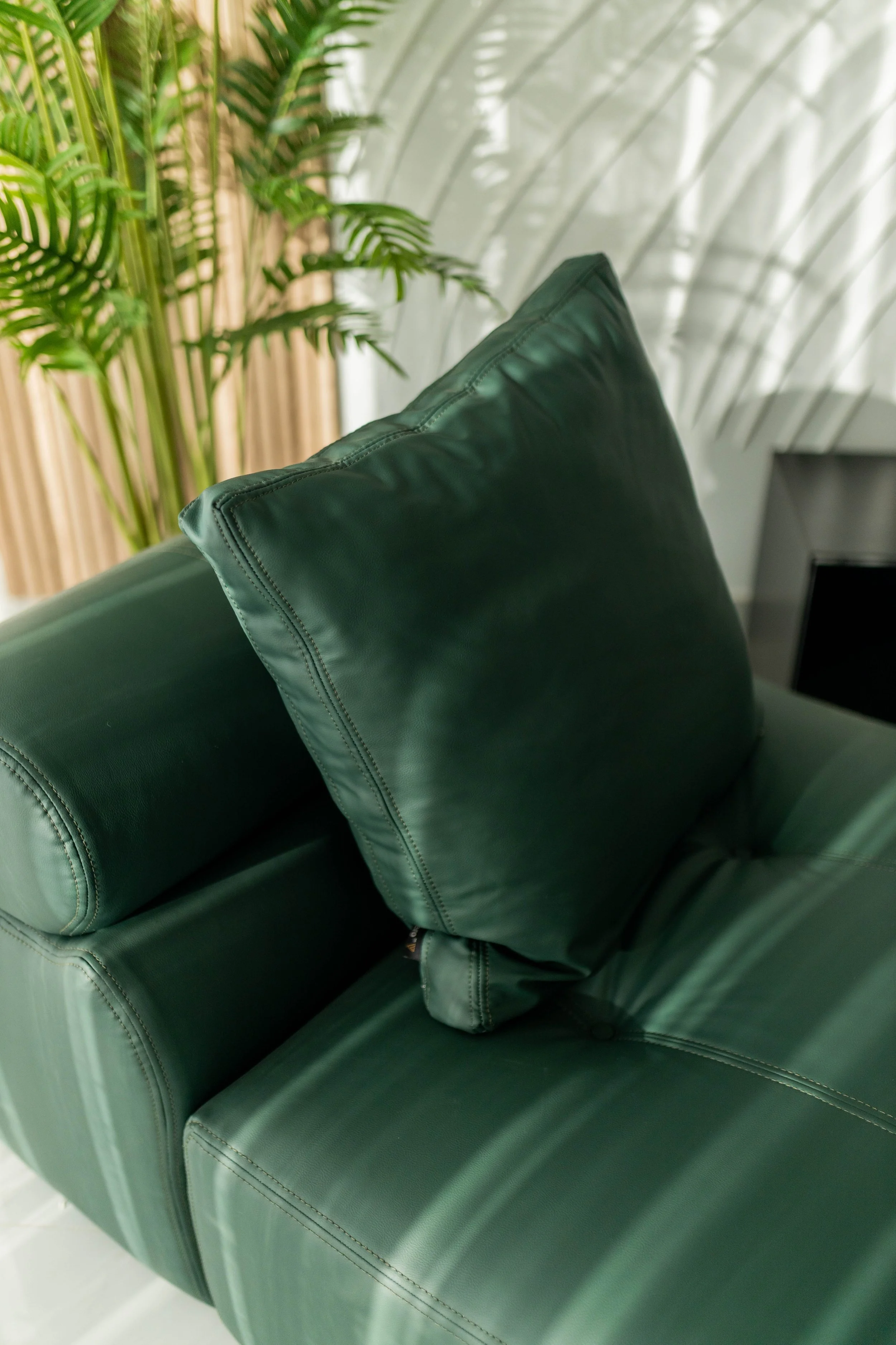 Monto Lucci Living Set - Valero Furniture
