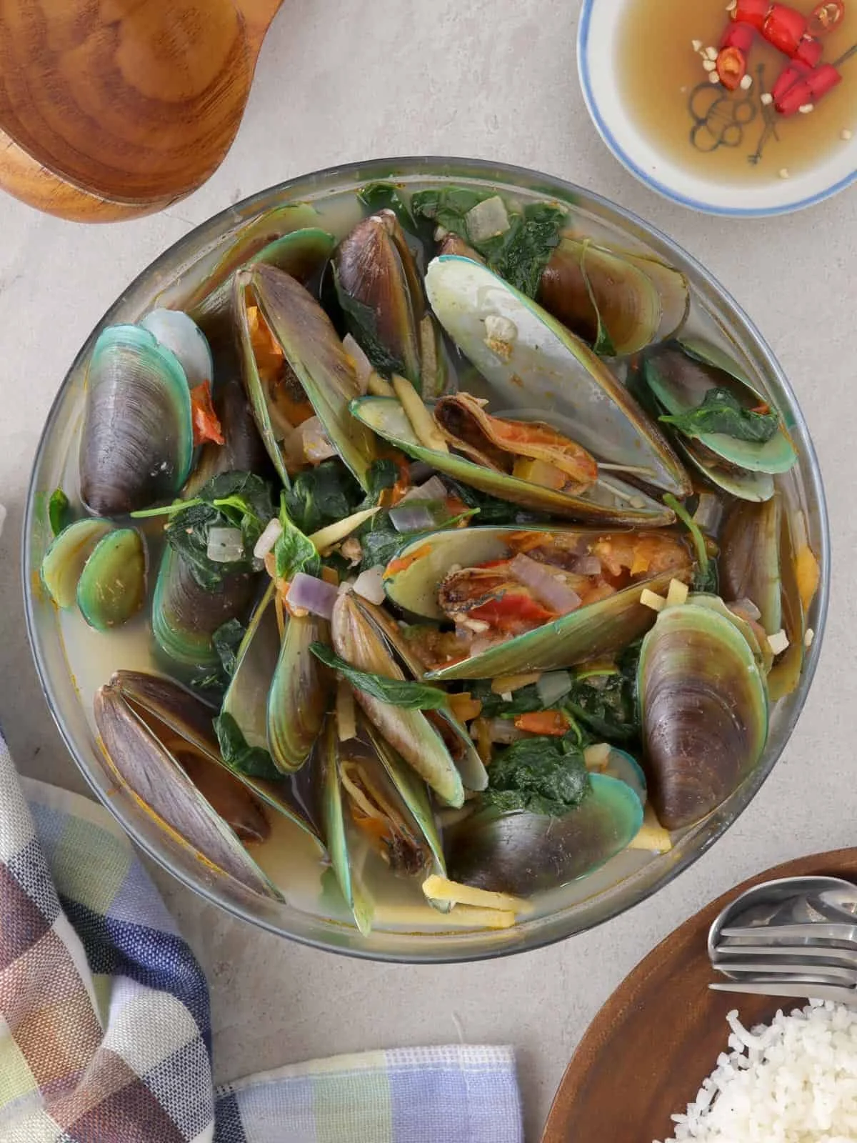 Mussels Ginger & Tomatoes