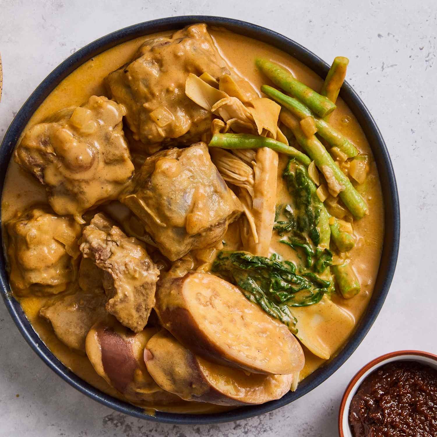 Beef Meat & Tripe Kare Kare