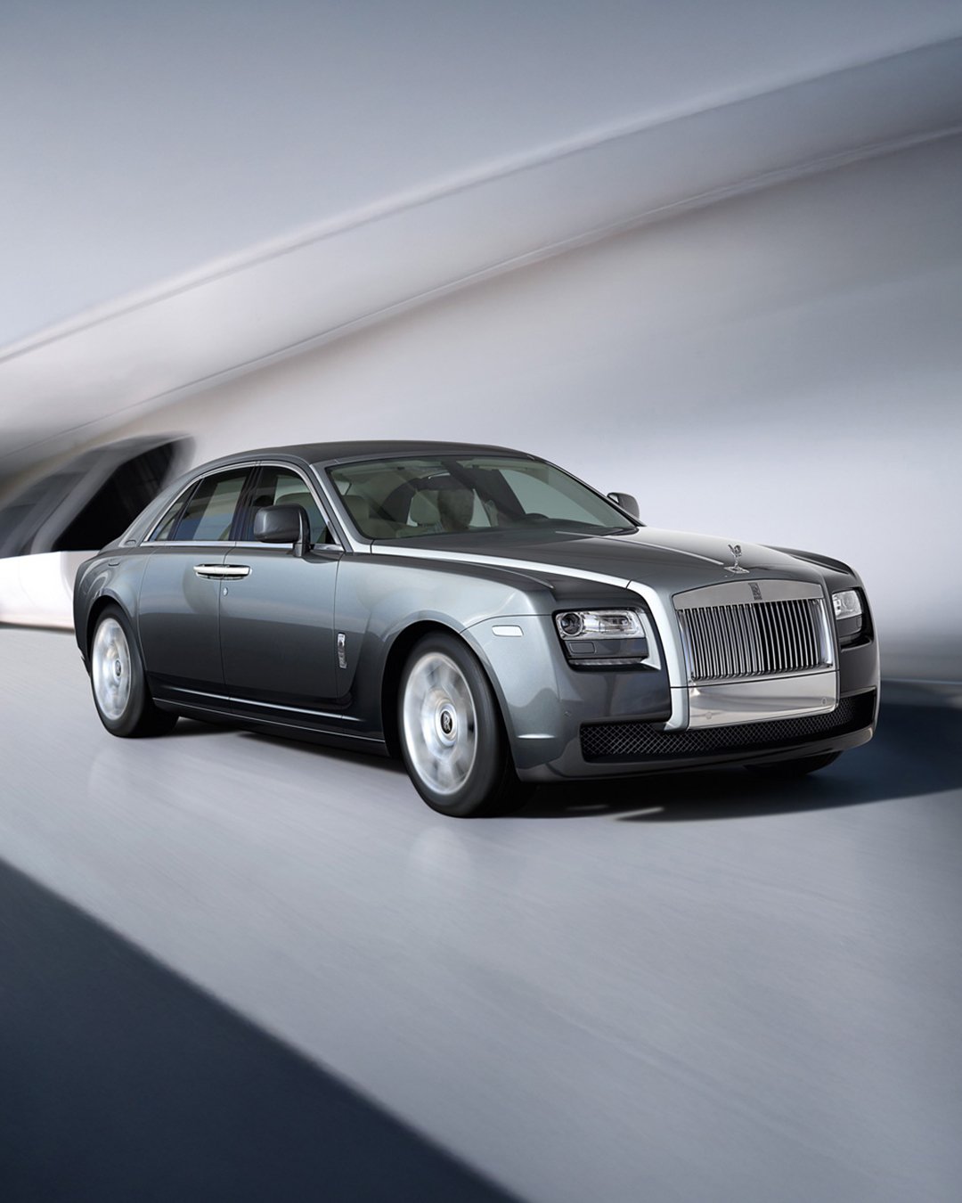Rolls-Royce Ghost (Silver Black)