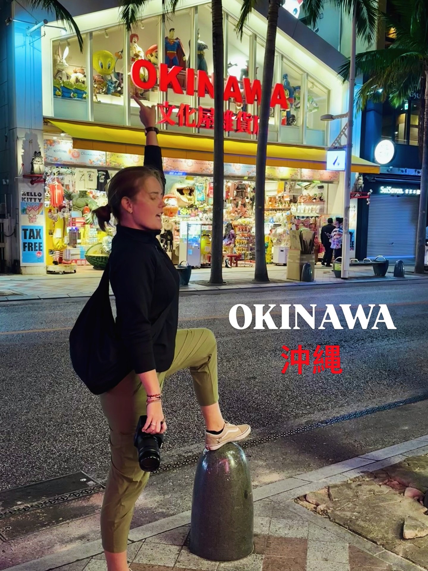 Escale inattendue &agrave; Okinawa 🌴🌊
L&rsquo;&icirc;le du sud m&rsquo;a offert un Japon totalement diff&eacute;rent de ce qu&rsquo;on conna&icirc;t : plages turquoise, palmiers, et une ambiance d&eacute;tendue qui tranche avec l&rsquo;effervescenc