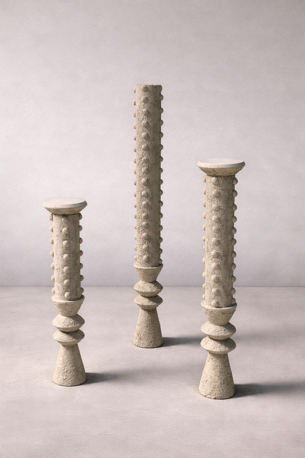 Tres piezas escultóricas. 2026.