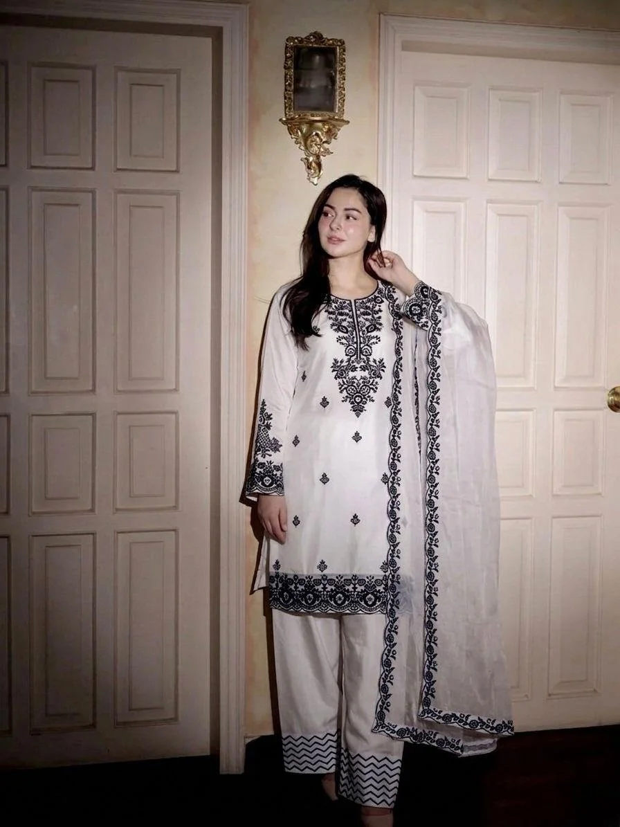 Aab-e-Noor Embroidered Farshi Set