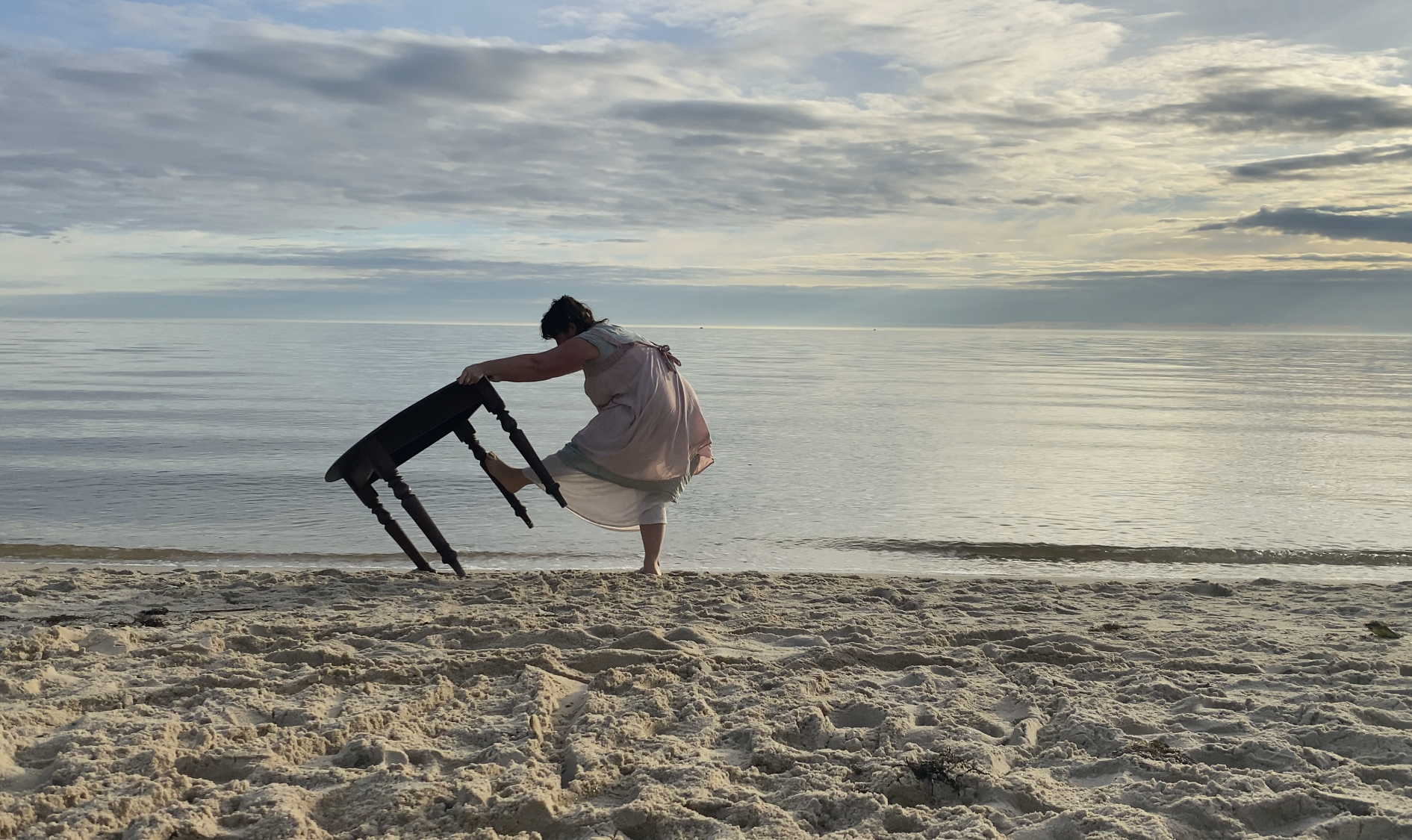 psyche seas
a work in progress

an exploration through video, writing, song and movement, of psyche’s journey to awakening with the sea and ancestory as chaperones