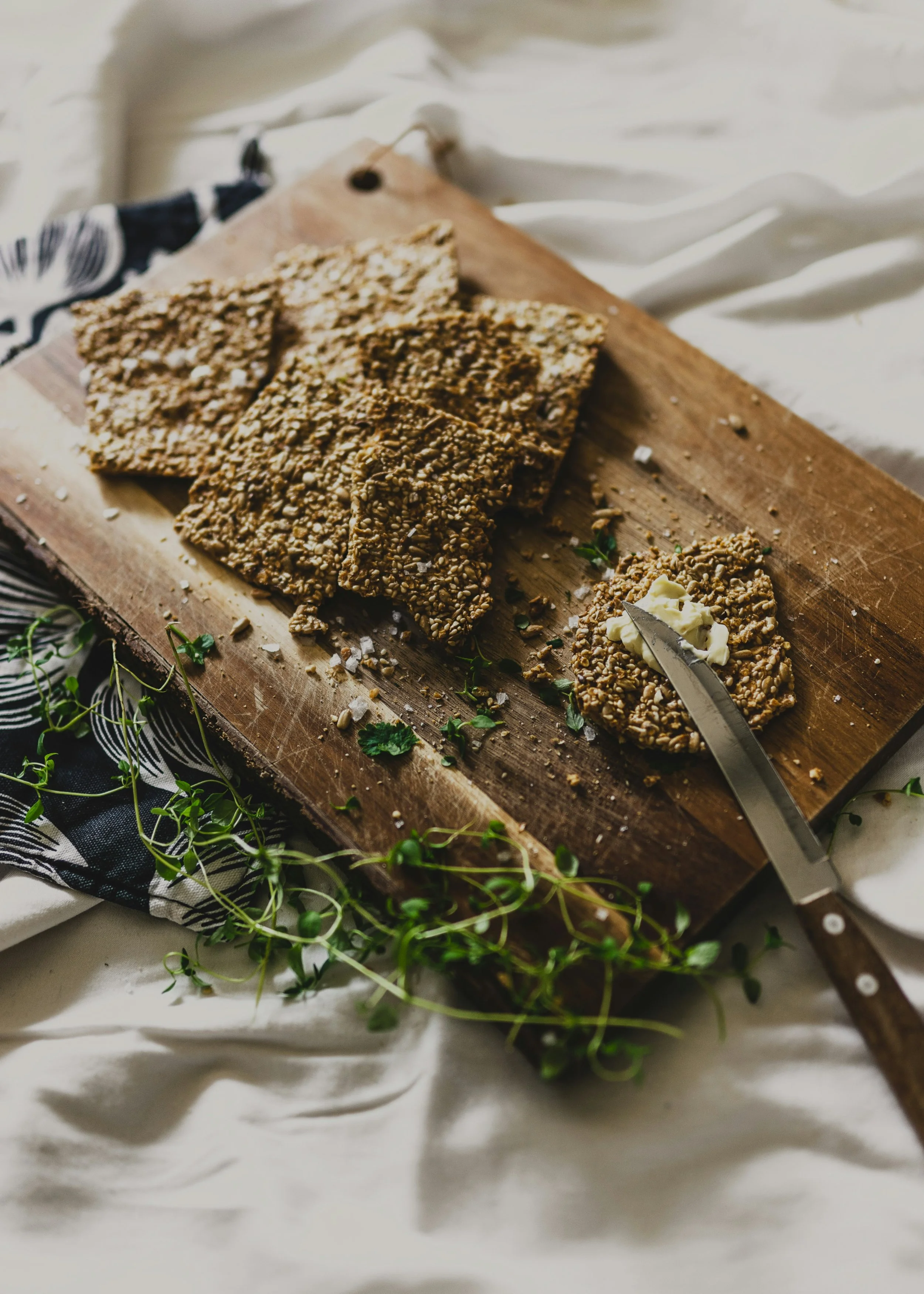 Super seedy crackers