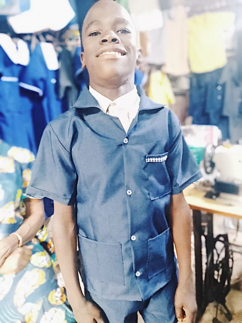 Mød Enyas ven: En hjælpende hånd til skole og hverdag for 12-årige Jacob