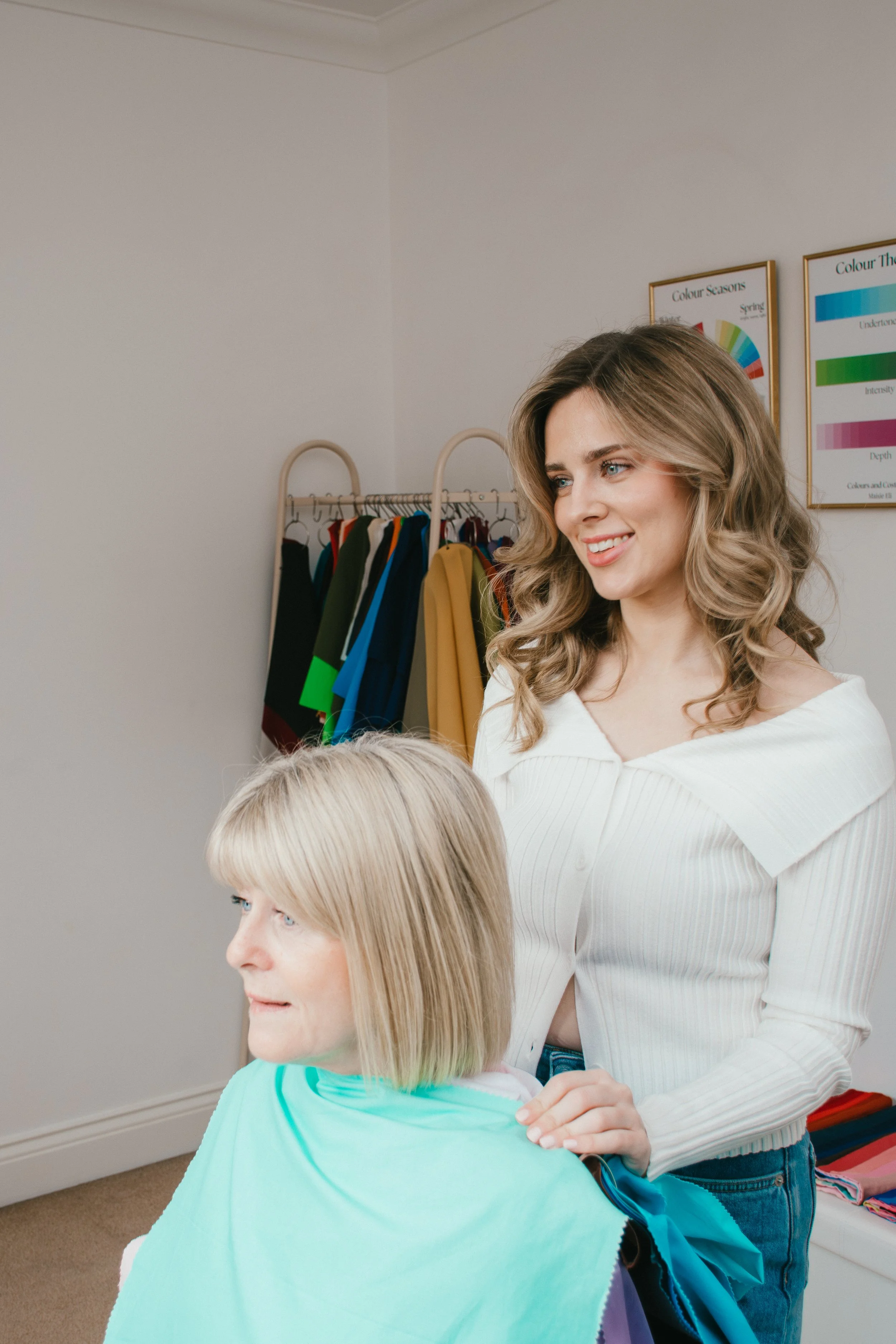 Colours and Costumes. Maisie Eli. Creative personal styling, colour analysis and visual branding