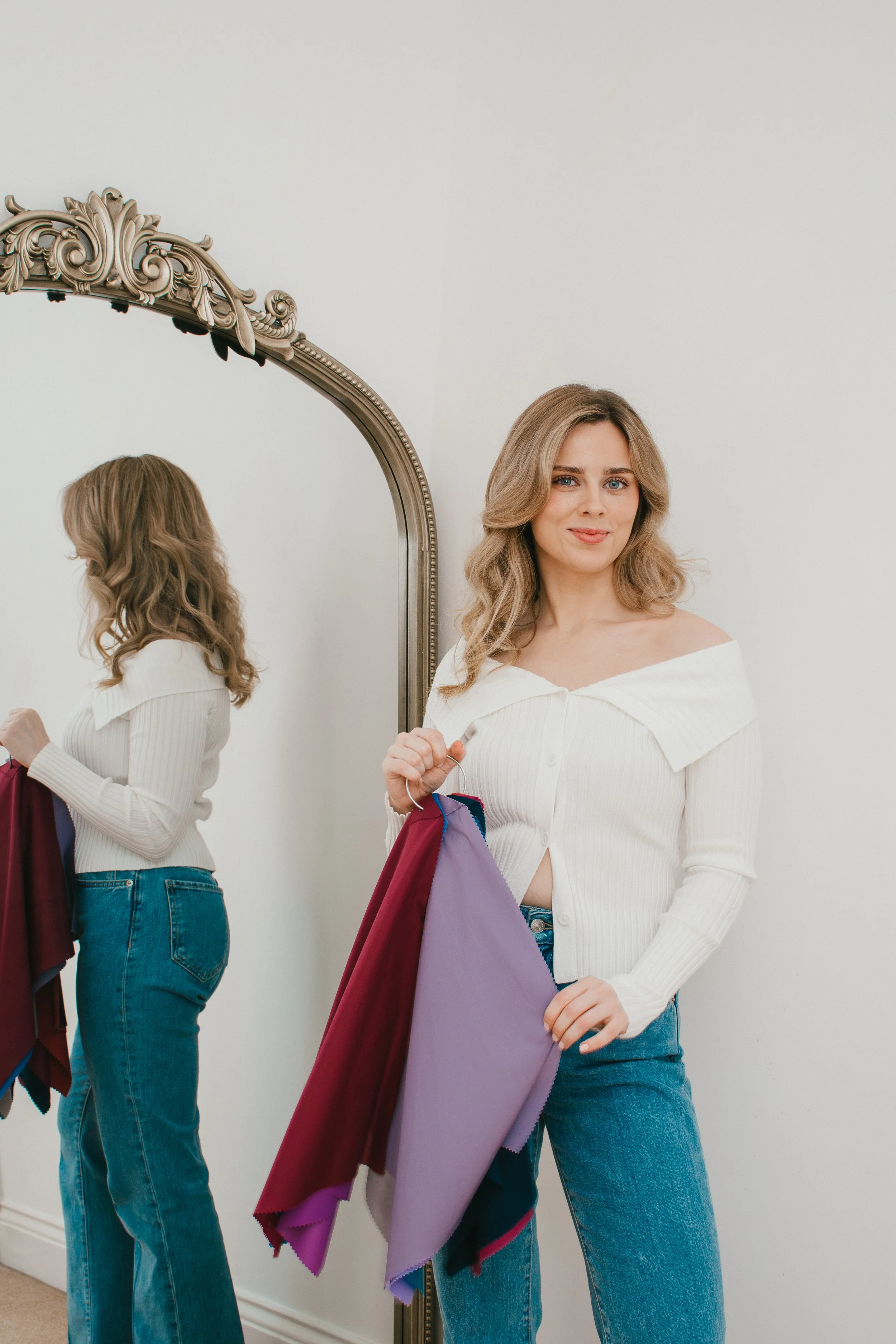 Colours and Costumes. Maisie Eli. Creative personal styling, colour analysis and visual branding