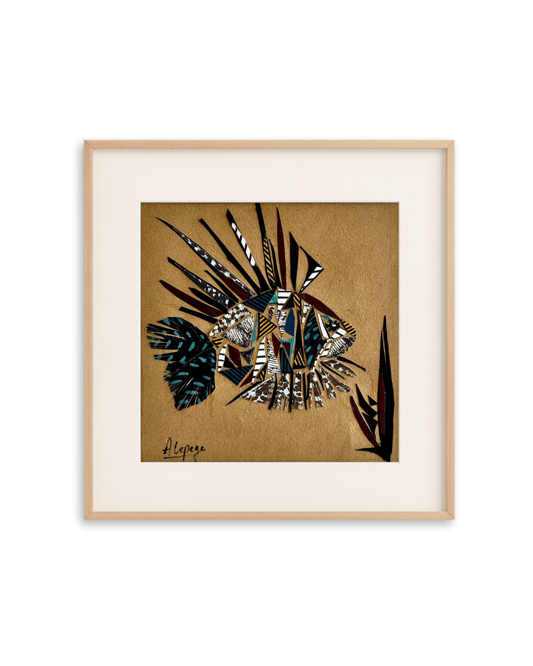 Un collage représentant un poisson, signé par Aline Lepage.