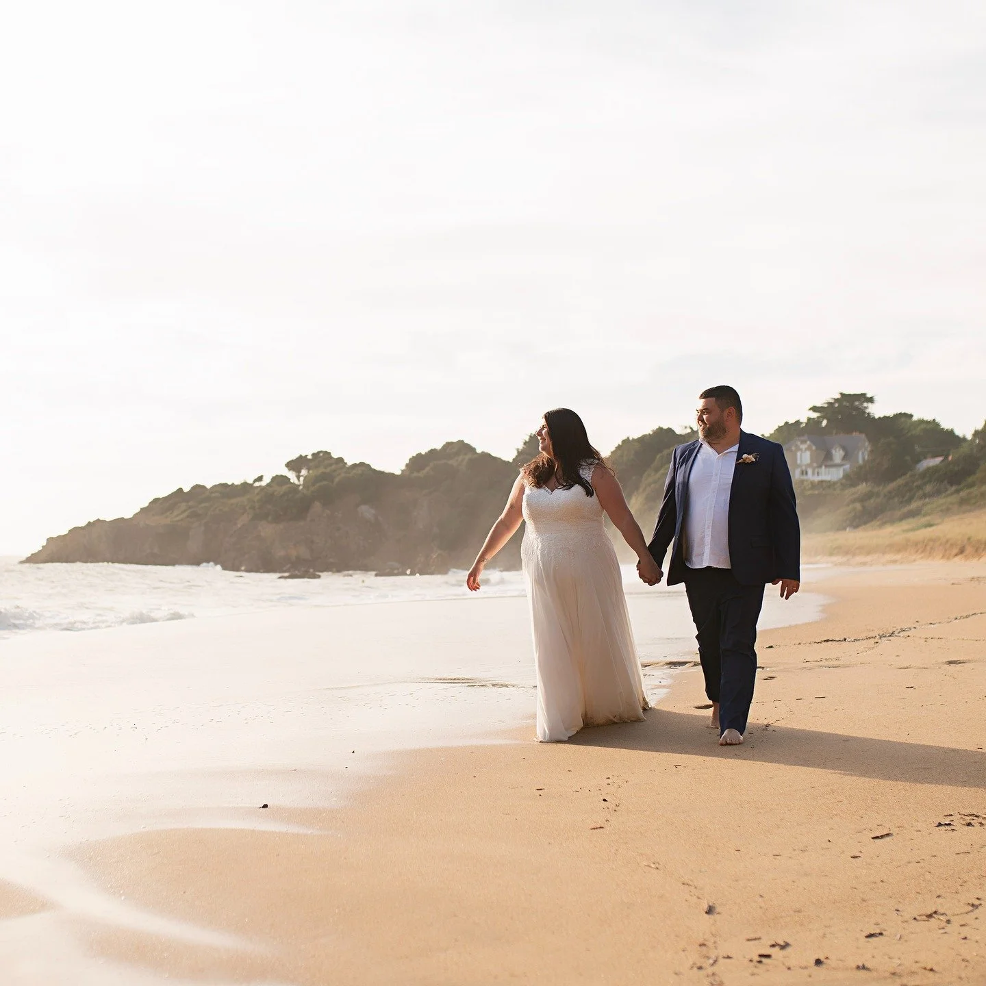 Et si on remettait un peu de soleil et de chaleur dans cette journ&eacute;e de d&eacute;cembre ? 

Petit extrait de la jolie s&eacute;ance Day After de Tiphaine &amp; Greg, sur ma plage pr&eacute;f&eacute;r&eacute;e ! 

Une lumi&egrave;re magnifique,