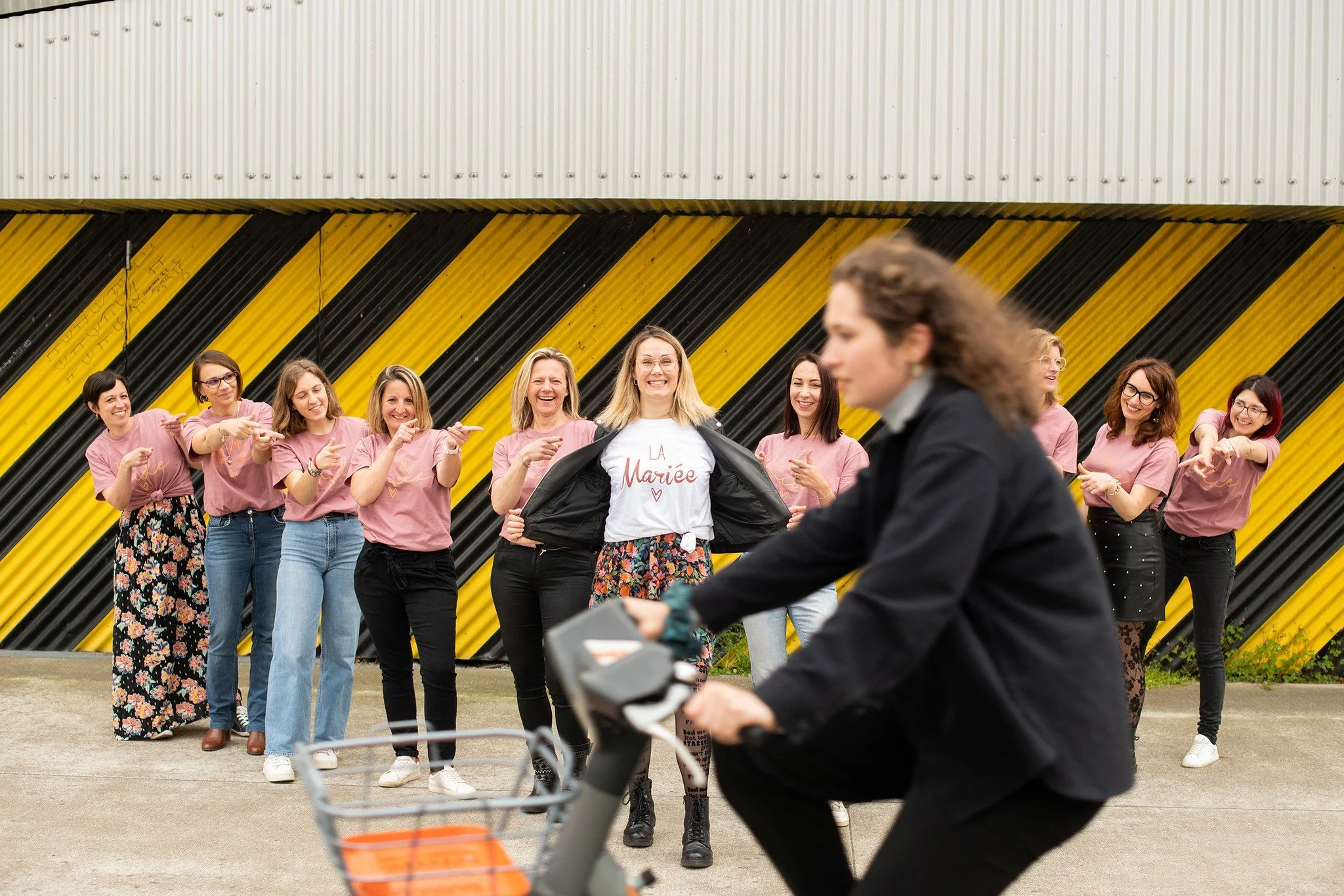 ✨ EVJF + s&eacute;ance photo = combo parfait ✨

Un moment fun entre copines, des souvenirs pour la vie et des images qui claquent 📸

Je suis dispo sur Nantes &amp; sur la c&ocirc;te pour immortaliser vos EVJF 💍💃 

Je suis dispo en MP si tu veux en