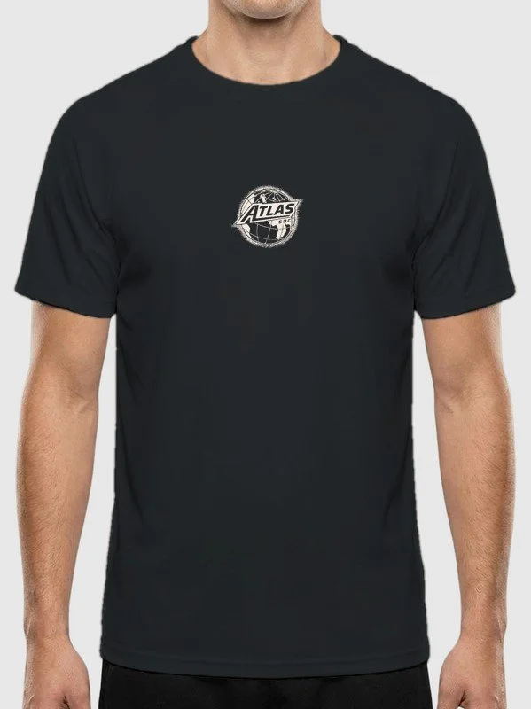 T-shirt noir avec un logo Atlas en blanc et gris au centre de la poitrine