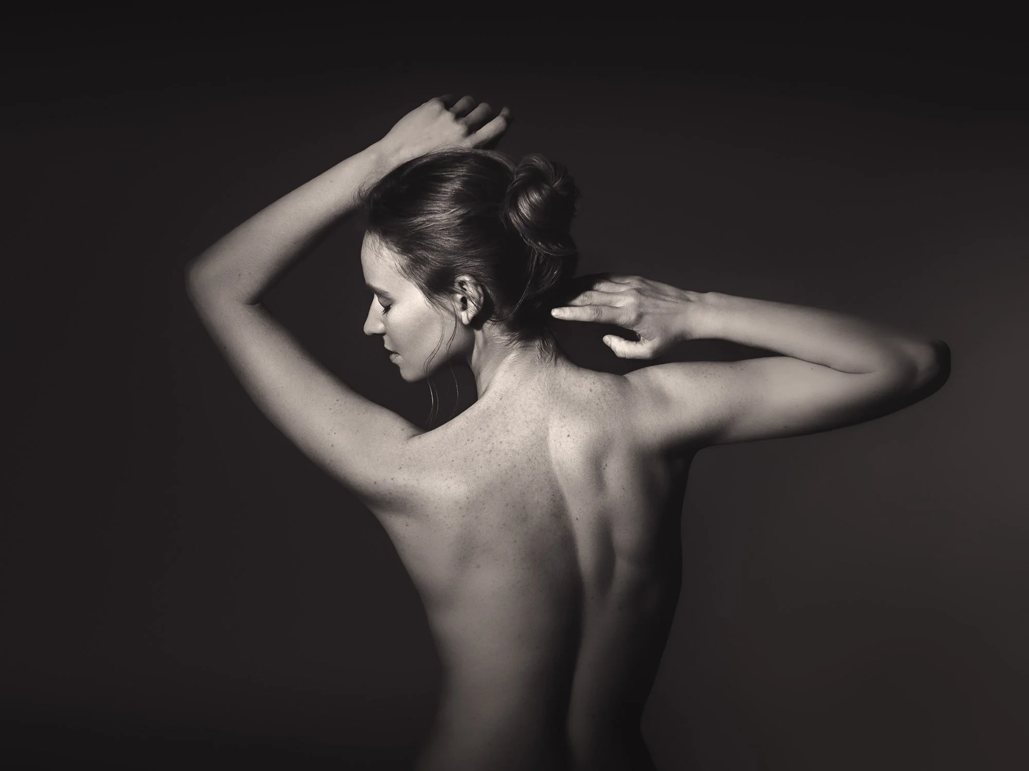 black-and-white-decorative-art-sensual-portrait