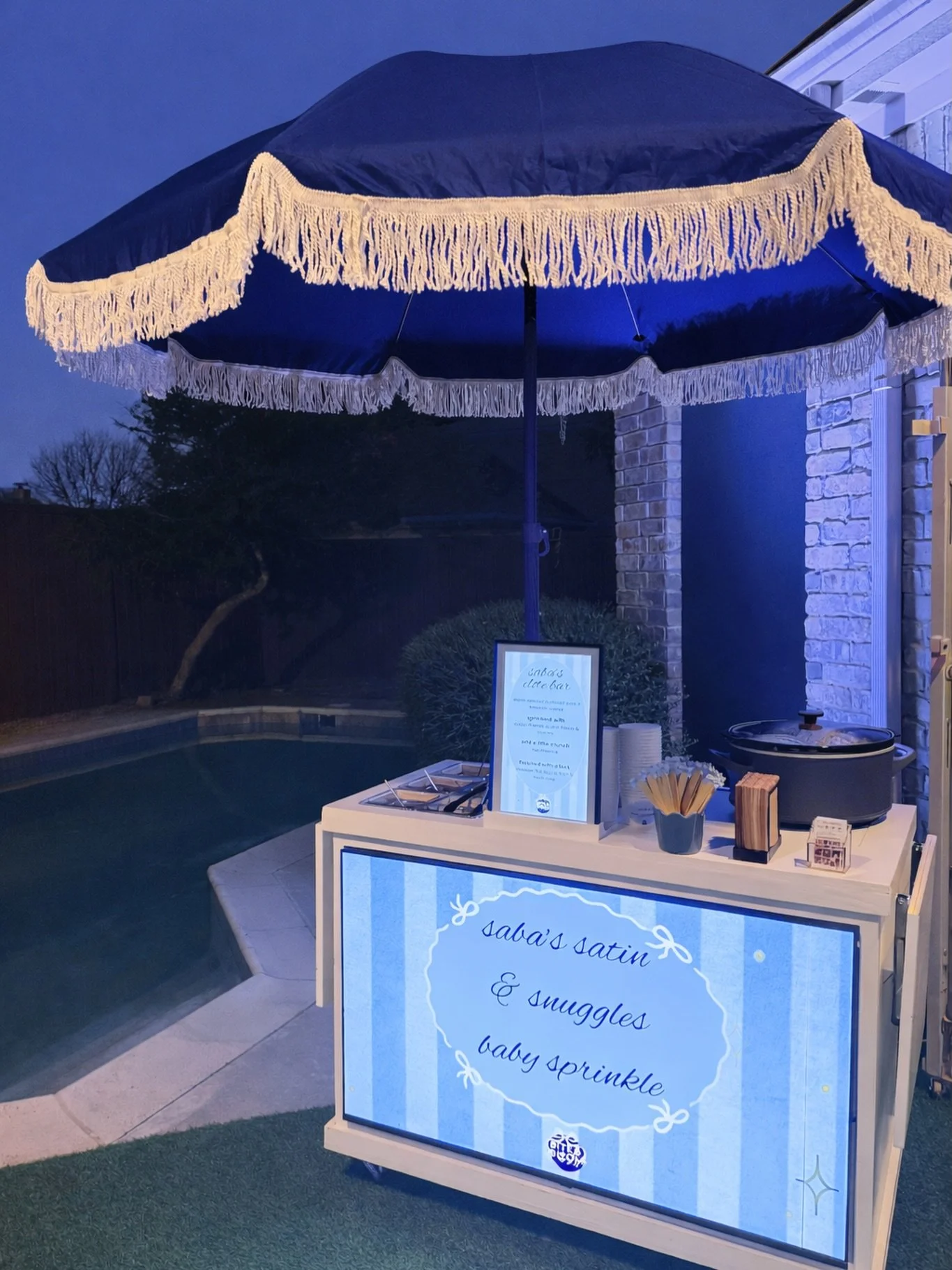 She changed the original menu just so she could have our elote 🌽💙

Honestly&hellip; we get it.

Elote + waffle sticks for @sabajamba baby sprinkle and one of our favorite families ✨
Some events are just extra special.

🌽 Elote Bar
🧇 Waffle Sticks