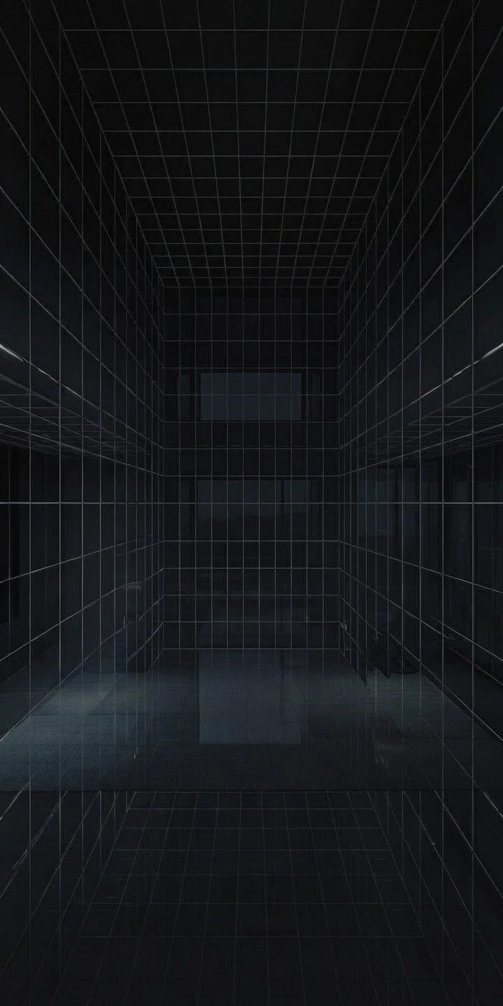 Un couloir sombre avec des murs, plafond et sol recouverts de carreaux noirs avec des lignes blanches, créant un effet de perspective en profondeur.