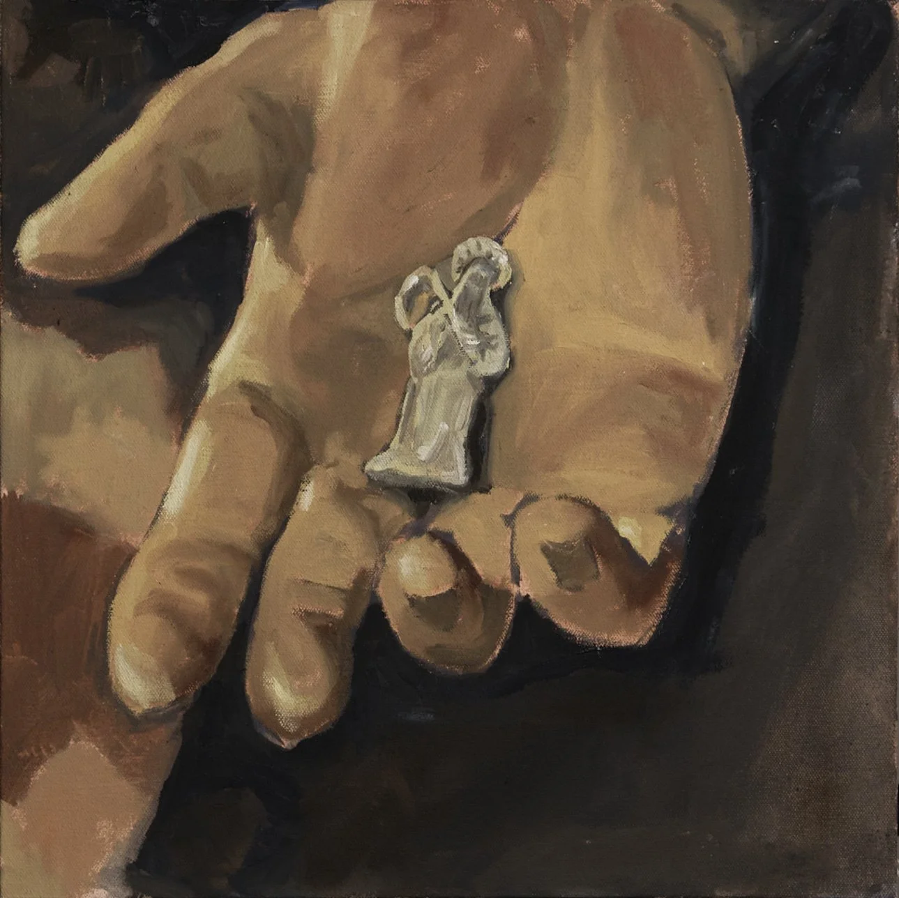 Pintura que muestra una mano sosteniendo un dije de la santa muerte.