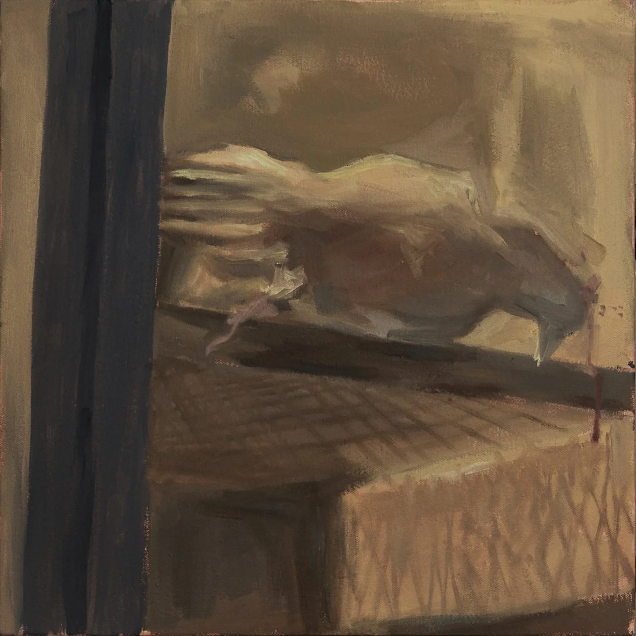Pintura en tonos oscuros con una figura de animal, posiblemente un ciervo o alce, en un entorno natural con fondo difuso.
