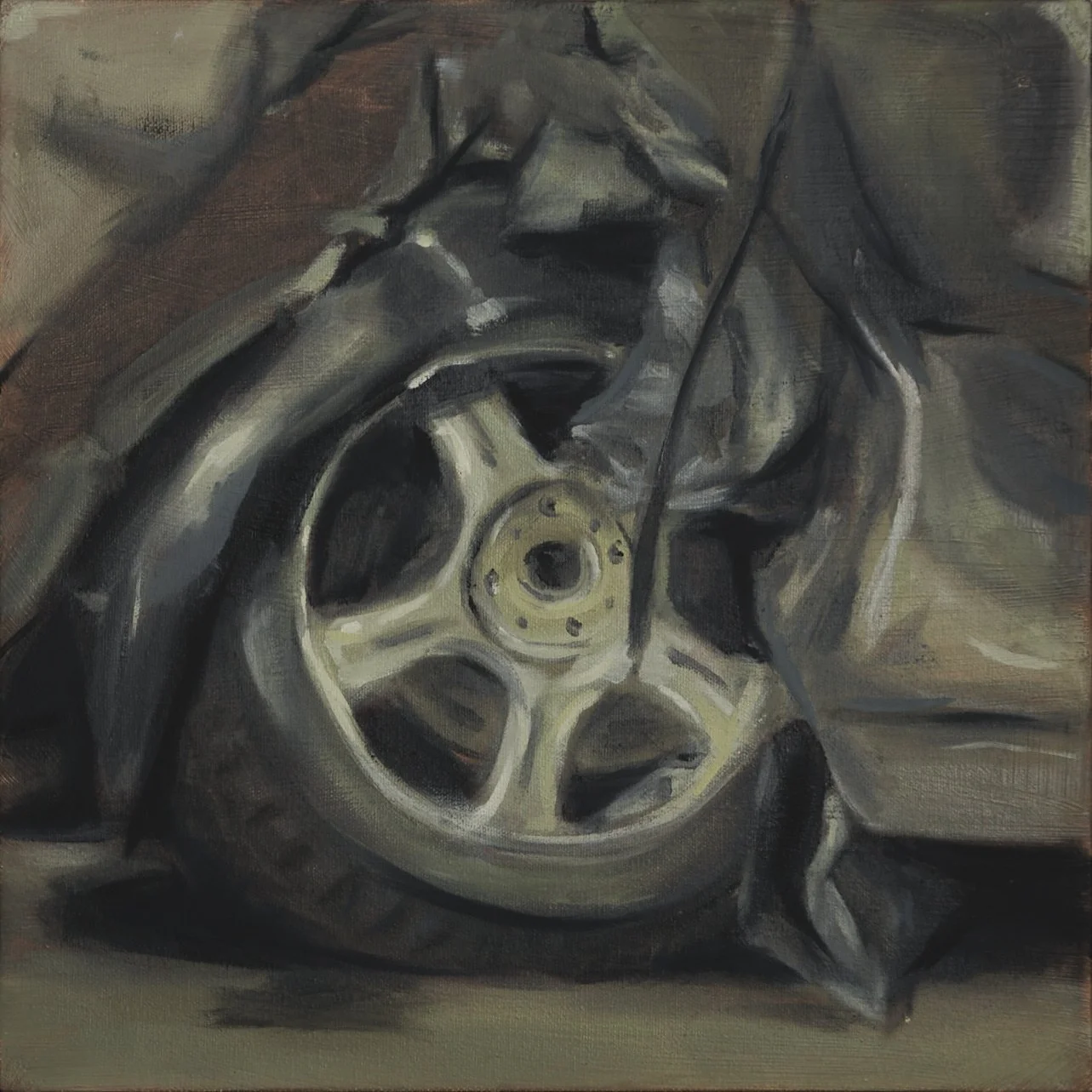 Una pintura que muestra una rueda de automóvil tras haber chocado, probablemente un neumático y parte de la suspensión, en tonos oscuros y grises.