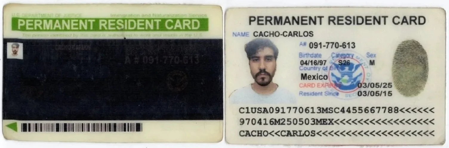 Tarjeta de residencia permanente con foto y datos personales del titular.