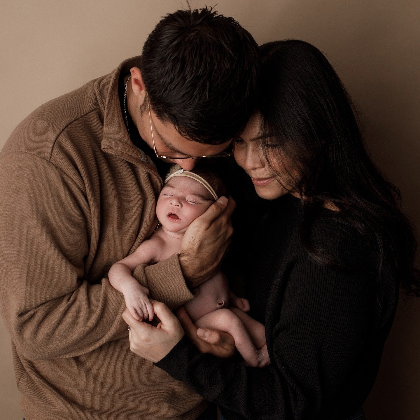 Brand new family of 3!!!
#jennifernorrickphotography #newborn #newbornphotographer #RapidCitynewbornphotographer #SouthDakotanewbornphotographer #BlackHillsnewbornphotographer #photographer #RapidCityphotographer #SouthDakotaphotographer #BlackHillsp
