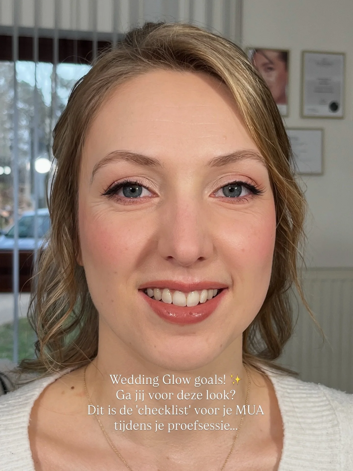 Droom jij van een romantische, zachtroze uitstraling op je grote dag? 🌸 Sla deze post op en swipe om te zien welke details je met je MUA kunt bespreken voor deze look. #bruid #huwelijk #rotselaar #makeupartist #leuven