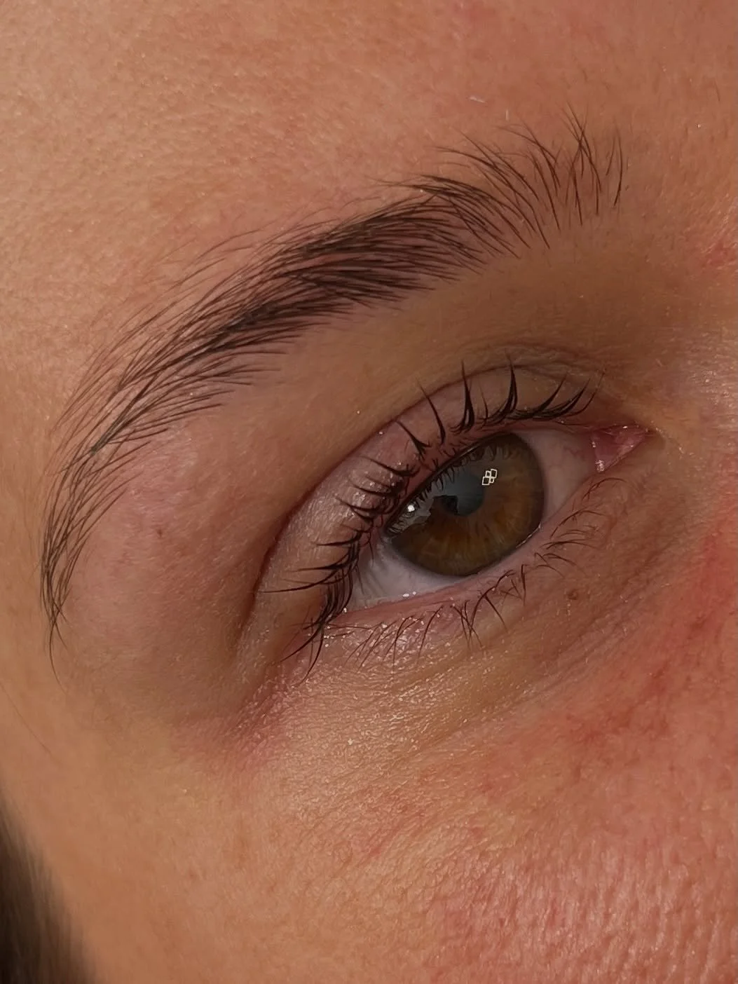 Je &ldquo;I woke up like this&rdquo; moment begint hier. ☕️☁️

Stel je voor: elke ochtend wakker worden met perfecte wimpers zonder dat je ook maar iets hoeft te doen. Geen mascara-geklonter en geen gedoe met krullers. Een Lash Lift blijft 6 tot 8 we