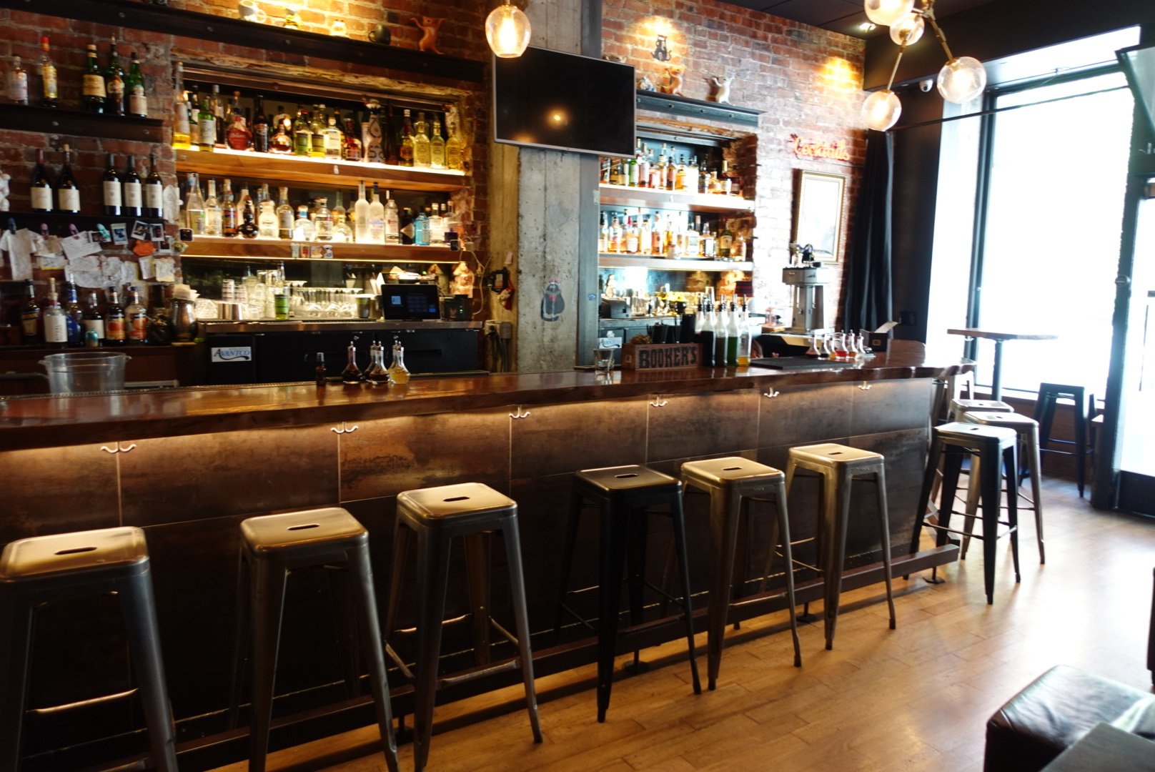 extra mid bar area.JPG