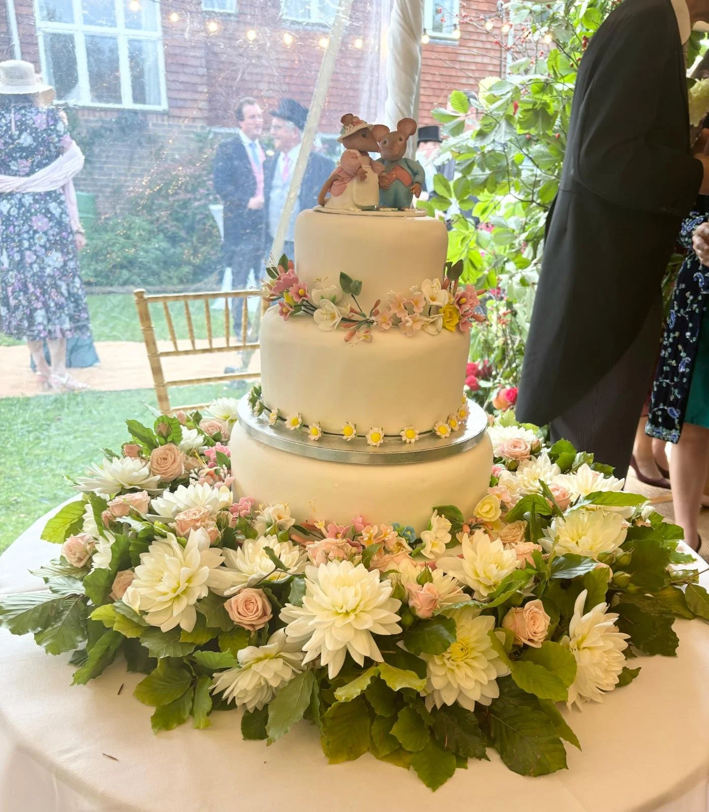 WhatsApp Image 2026-01-10 at 15.44.52fdgdg.jpeg