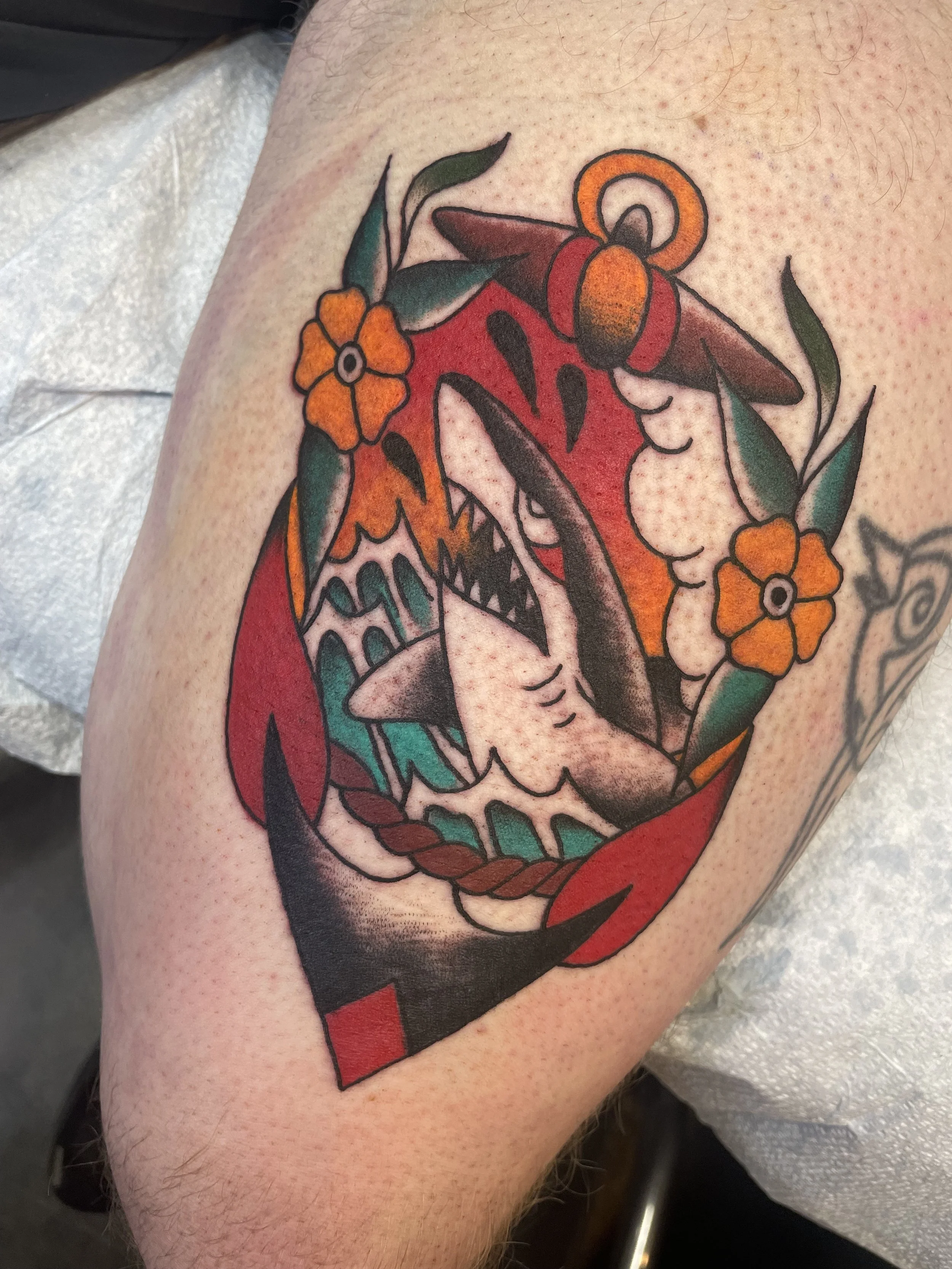justin_traditional_tattooflash_shark_tattoo.jpeg