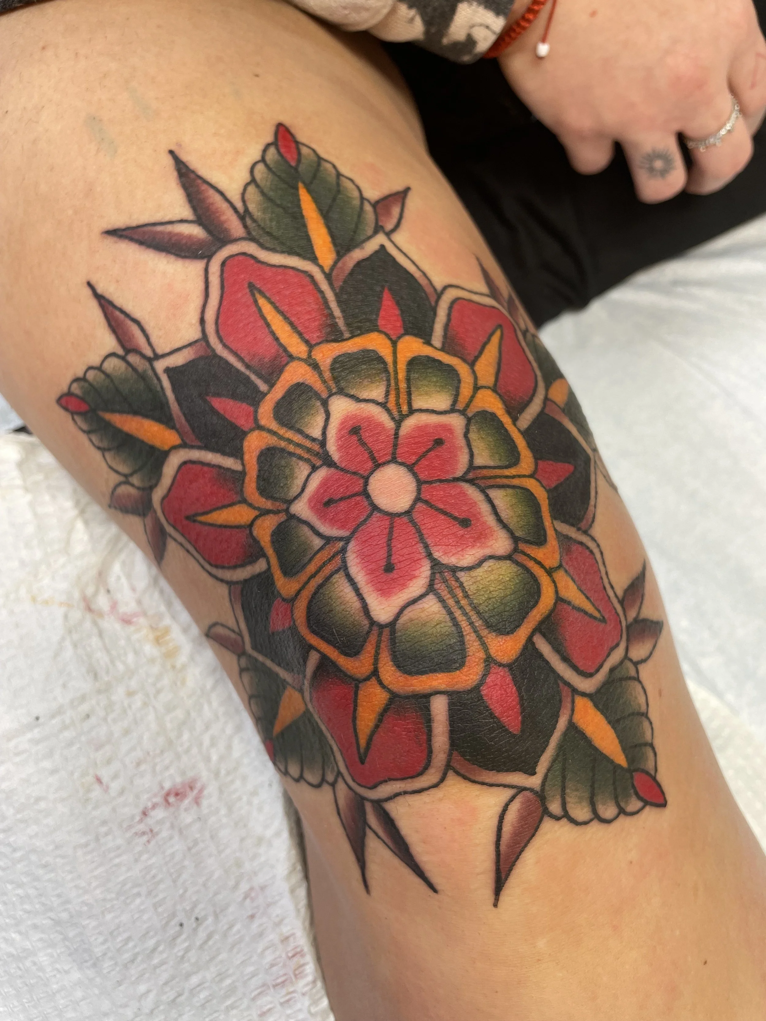 jade_knee_traditonal_tattoo.jpeg