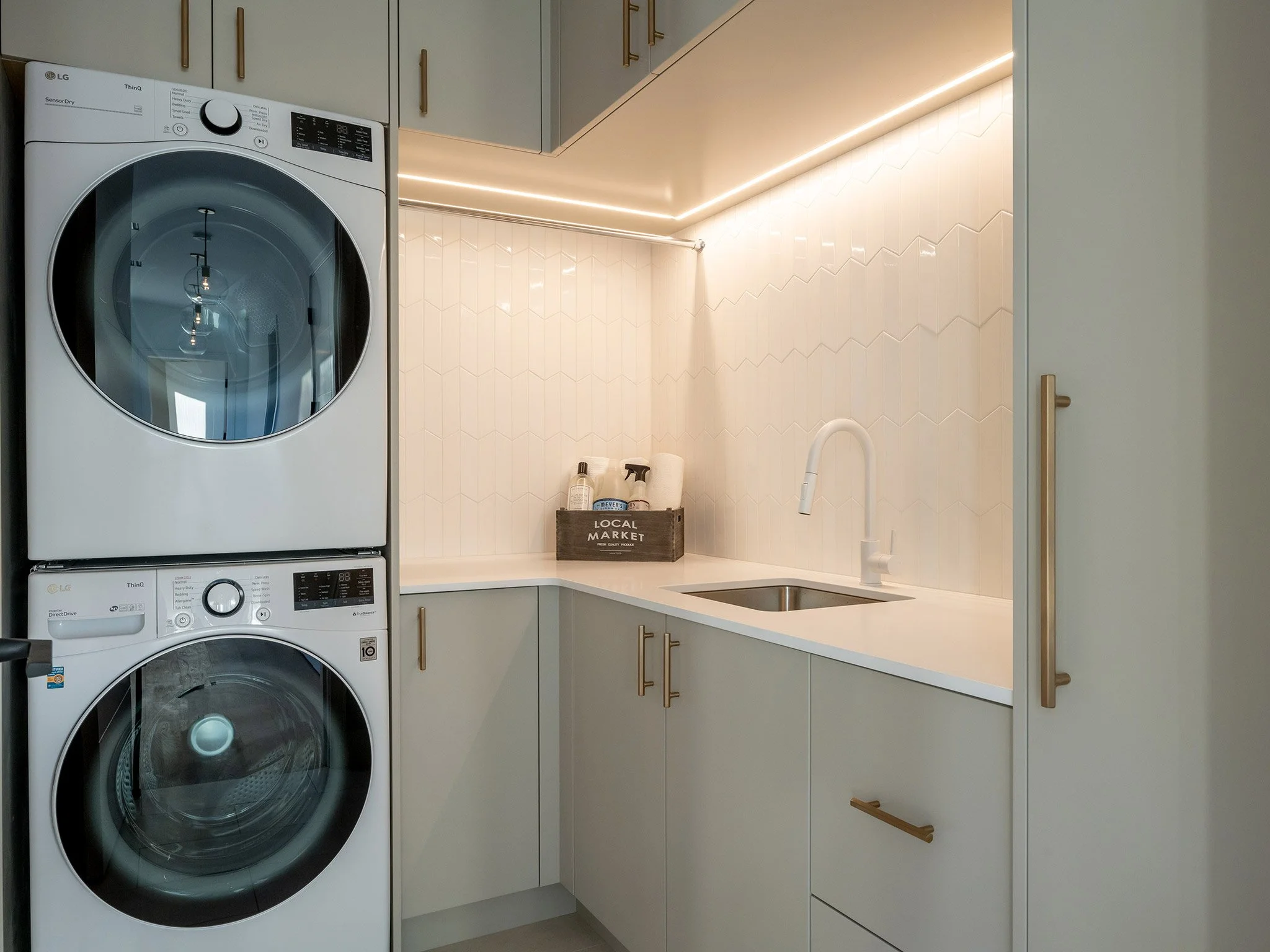 35. 9358WedmountPlateau13Oct33WLS.jpg