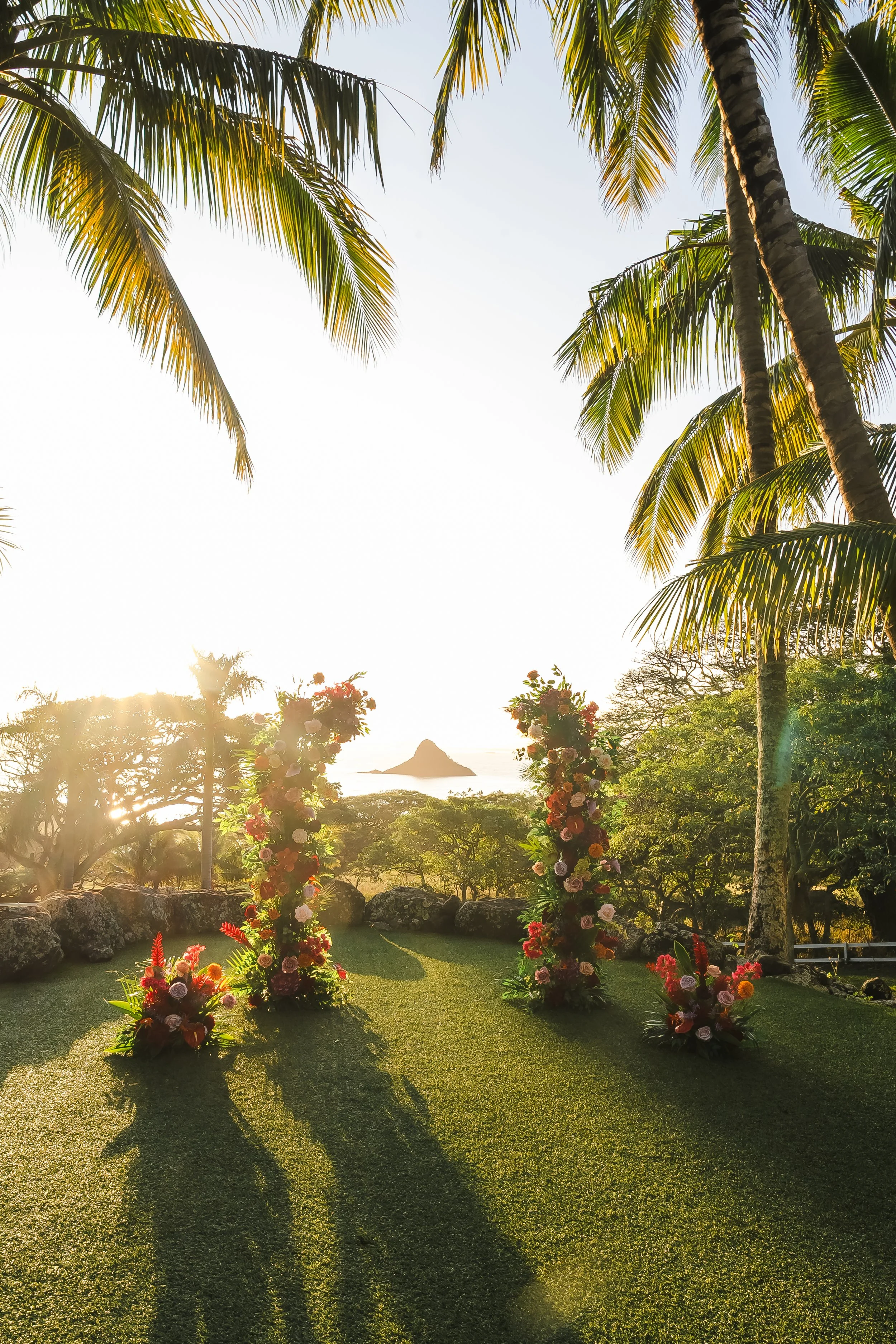 Tropical Arch Rental