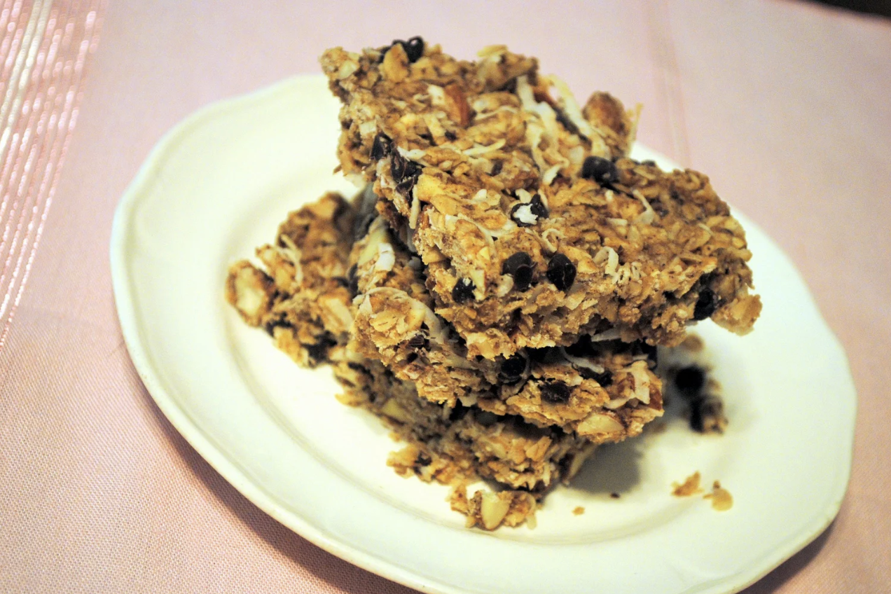 Peanut Butter Chocolate Chip Coconut Granola Bars