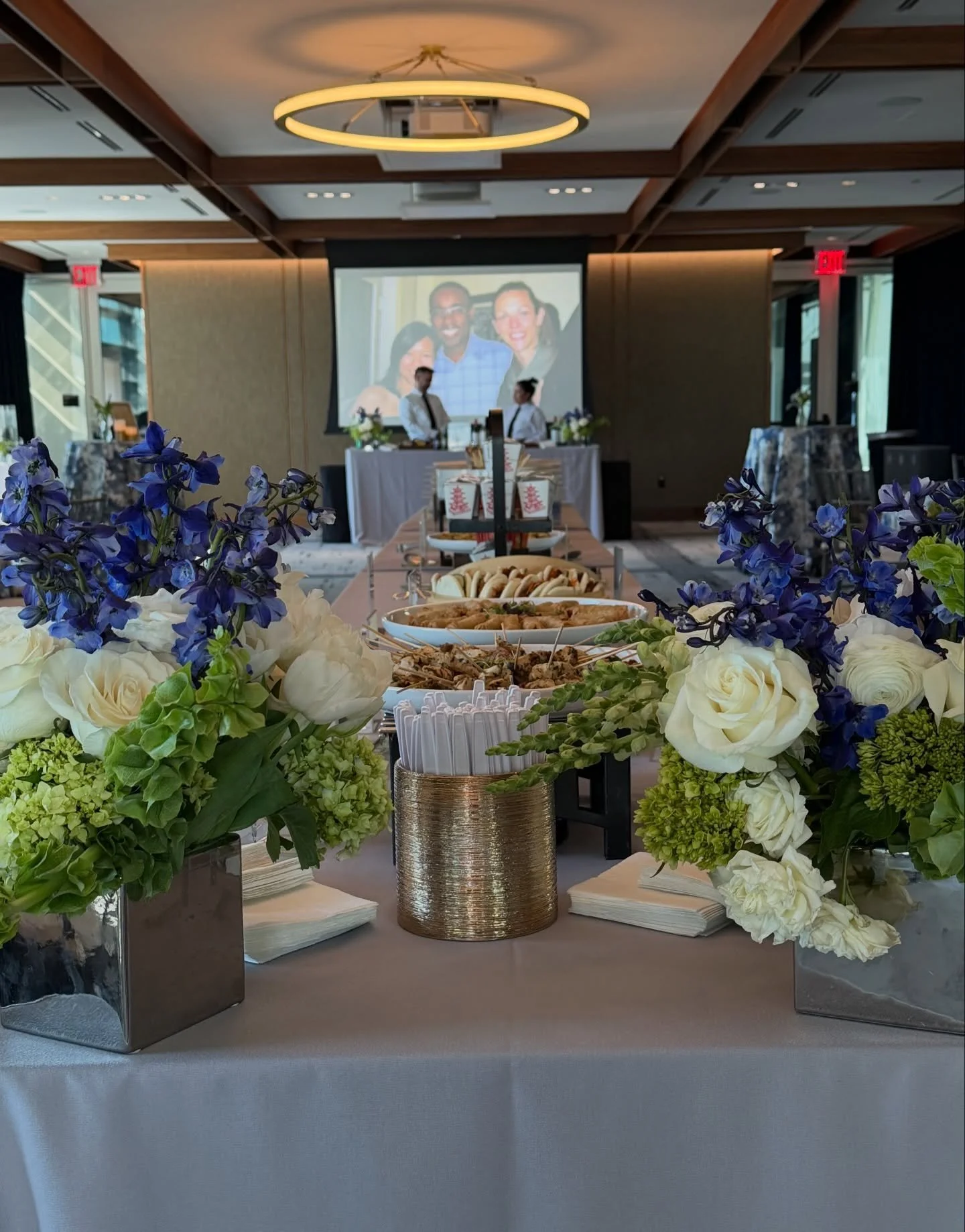 DC ➝ Bologna ➝ Nanjing
&hellip;all without leaving the room.

I built this menu for @johnshopkinsu SAIS Alumni Weekend around their campuses&mdash;crab cakes + half smokes for DC, char siu bao + satay for Nanjing, and Italian bites like meatballs, ch