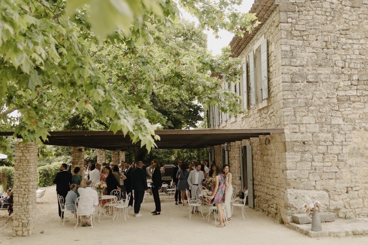 Weddings at Notre-Dame de Conil offer the perfect blend of authentic charm and refined elegance, making this hidden gem an exceptional choice for couples planning a destination wedding in the South of France. Nestled in the Provençal countryside near