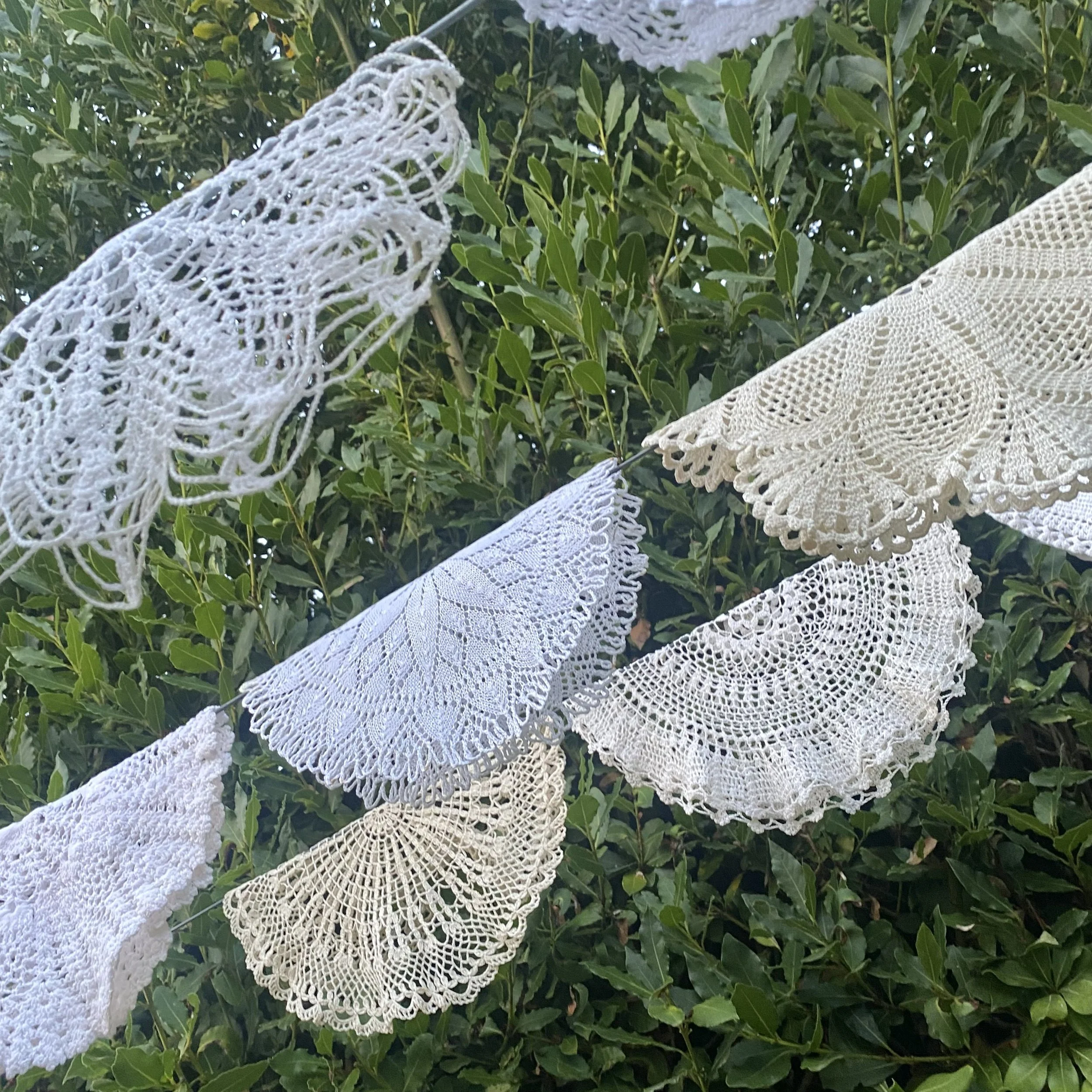 Vintage mixed and match lace mini table rounds - Ref: 2031