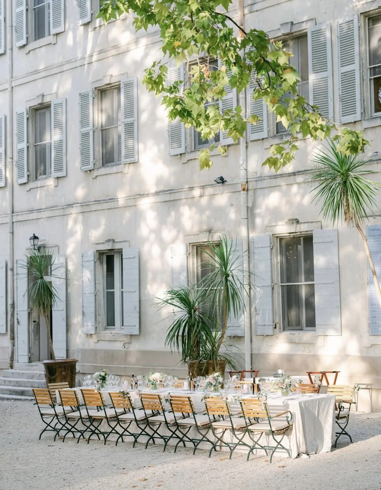 Château des Alpilles is a prestigious luxury wedding venue in Saint-Rémy-de-Provence, located in the heart of the Alpilles region in South of France, just 20 minutes from Avignon TGV station, 1 hour from Marseille Provence Airport, and close to iconi